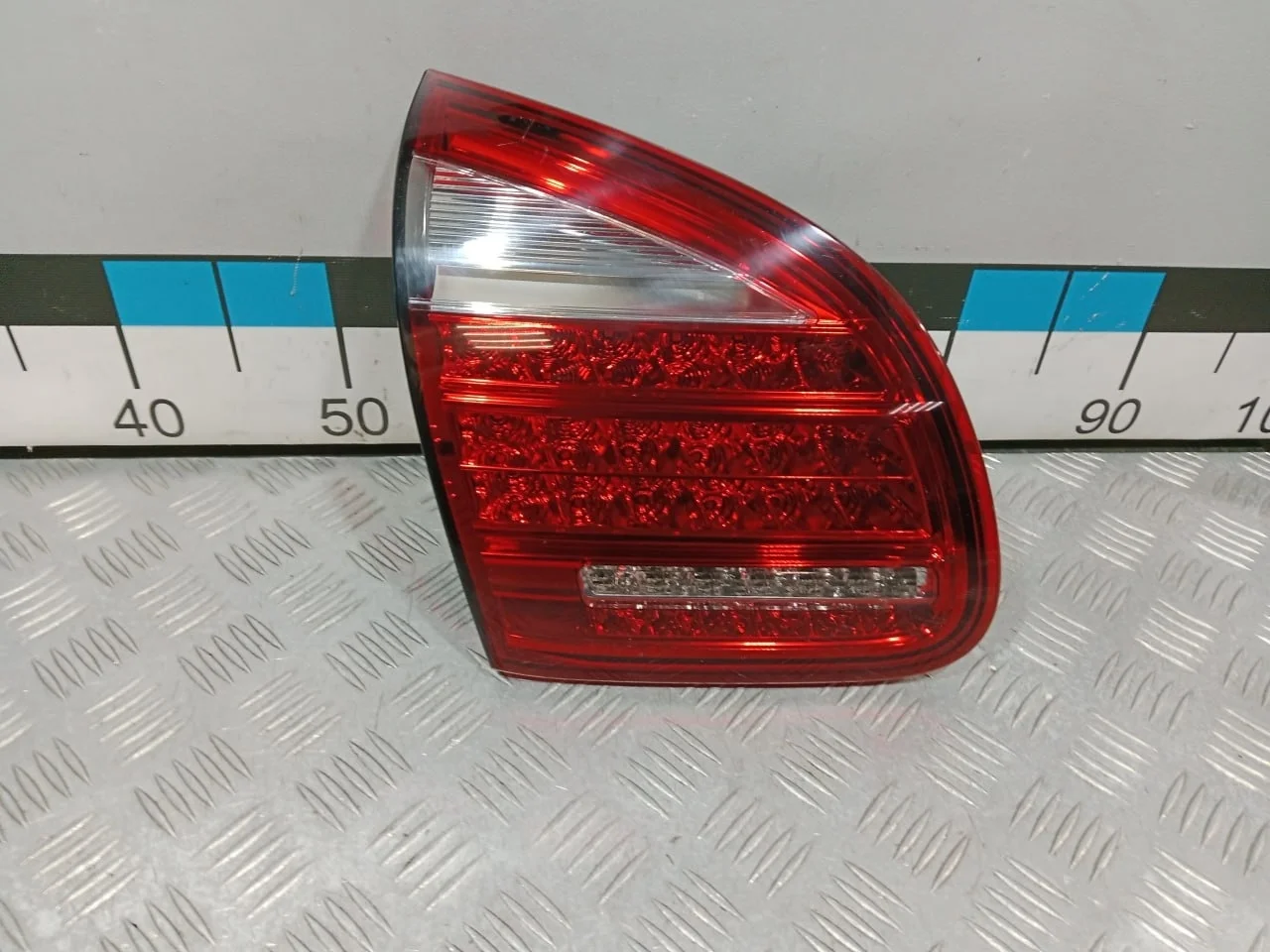 [Б/У] Фонарь задний внутренний левый [Код: 00653995 ]
