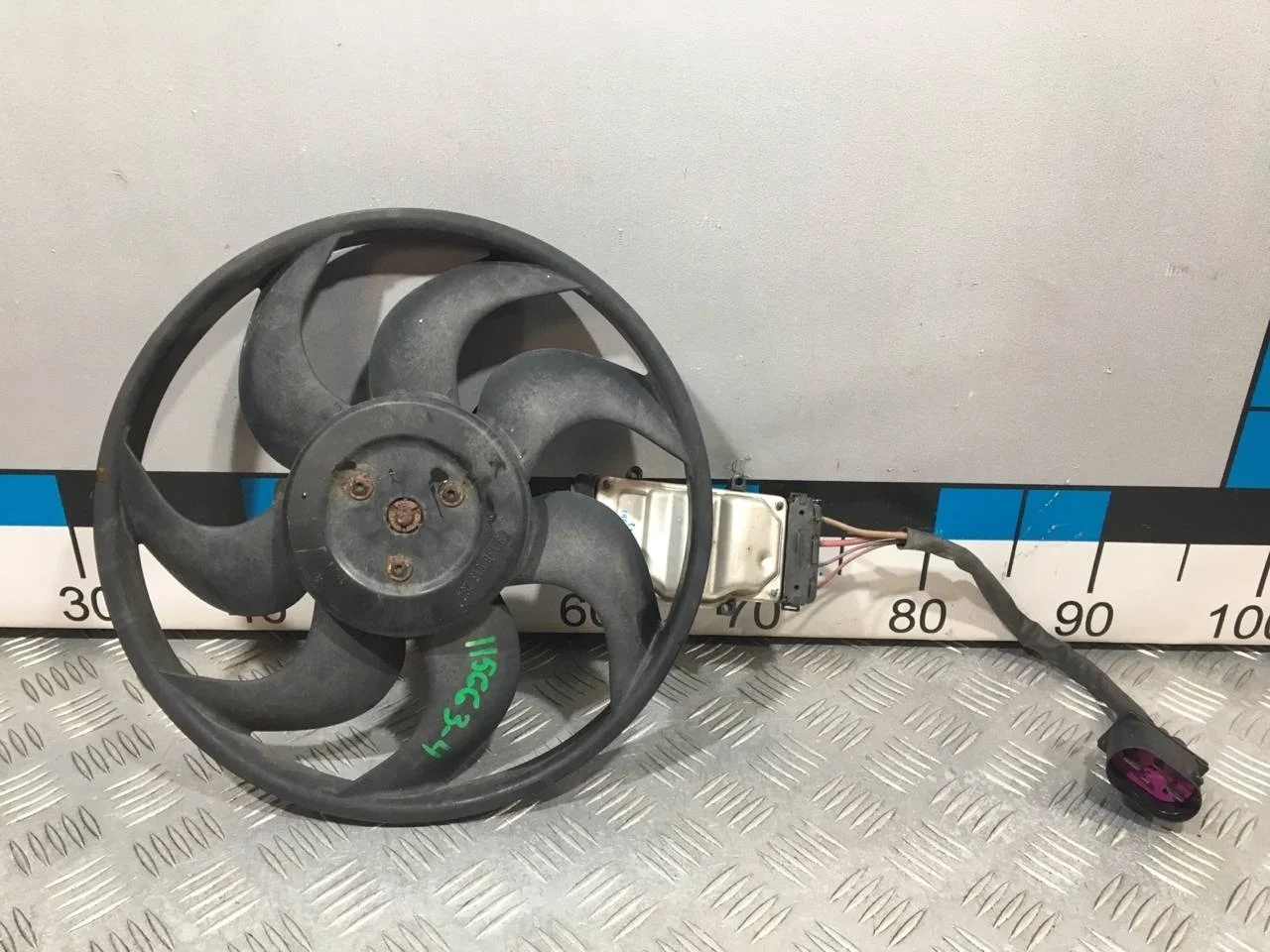 [Б/У] Вентилятор радиатора (300W/300mm) [Код: 00654277 ]