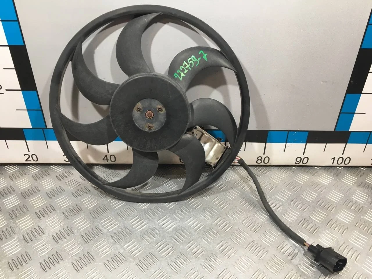 [Б/У] Вентилятор радиатора (450W / 420mm) [Код: 00654281 ]