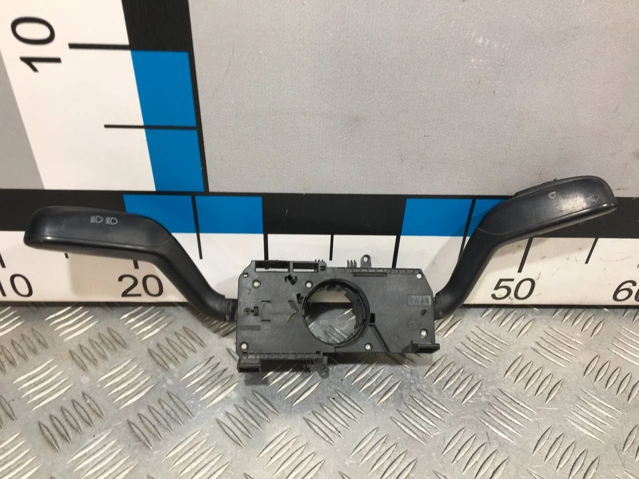 [Б/У] Переключатель подрулевой [Код: 00655619 ]