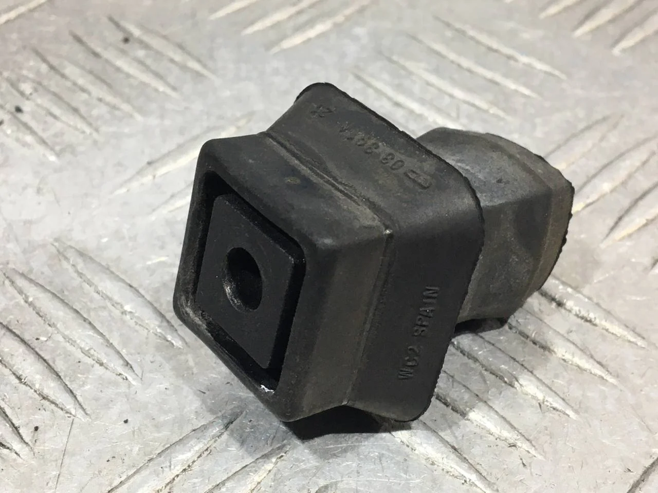 [Б/У] Подушка радиатора [Код: 00654269 ]