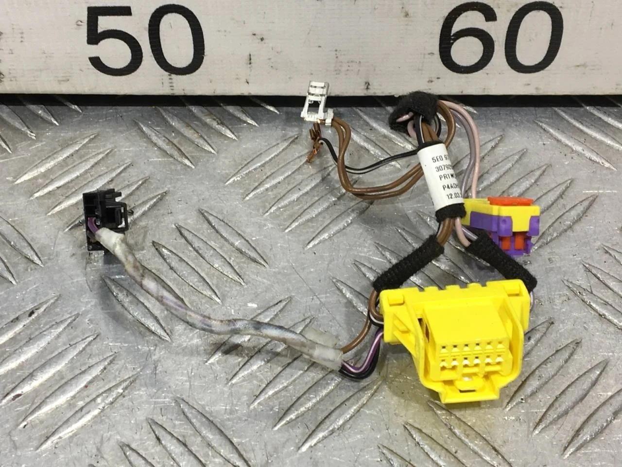 [Б/У] Проводка для рулевого колеса [Код: 00656604 ]