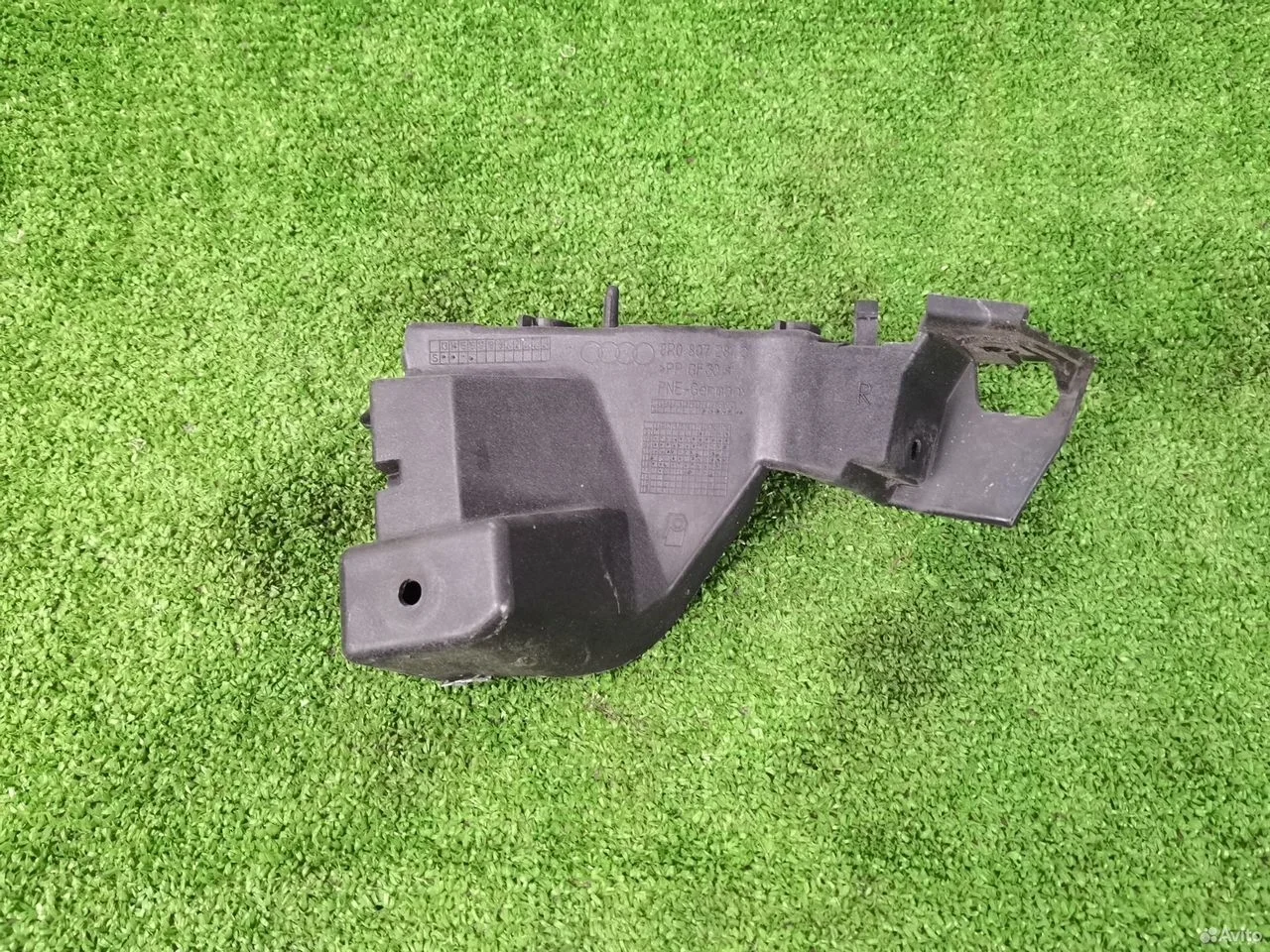 Крепление бампера переднее правое audi q5 8r