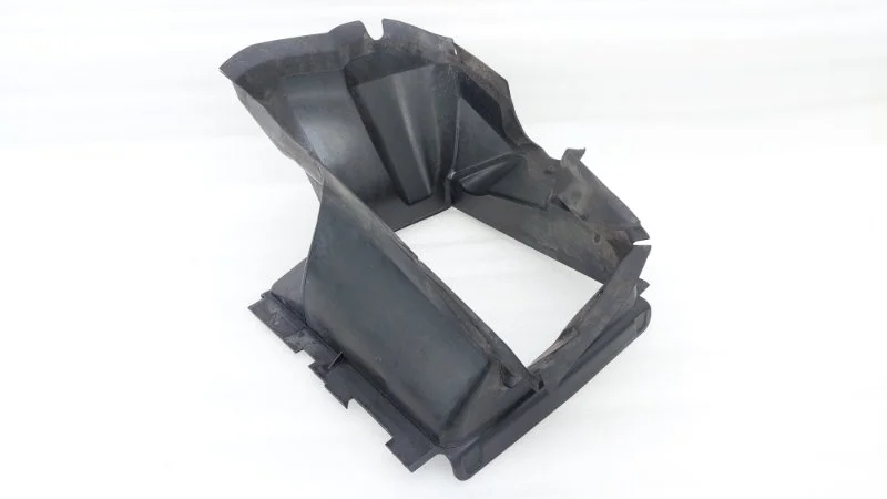 Воздуховод радиатора \ дефлектор Volkswagen Touareg 2014 NF