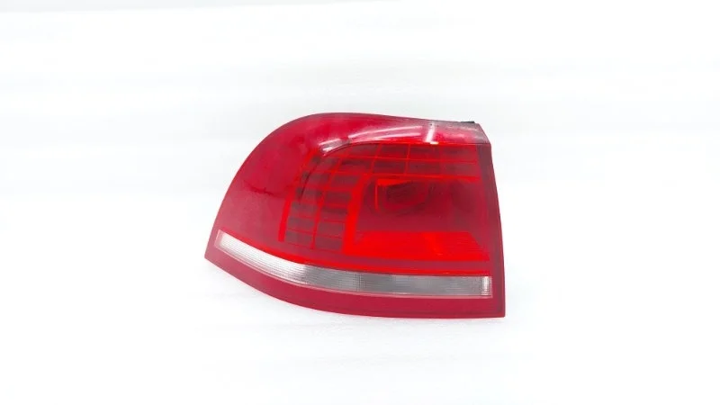 Фонарь Volkswagen Touareg 2014 NF