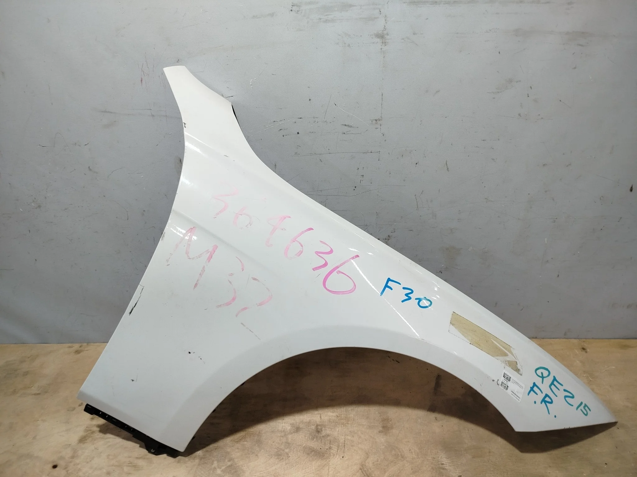 КРЫЛО BMW 3-SERIES F30 F31 41009621598 ПЕРЕДНЕЕ ПРАВОЕ белый, 300 QE215