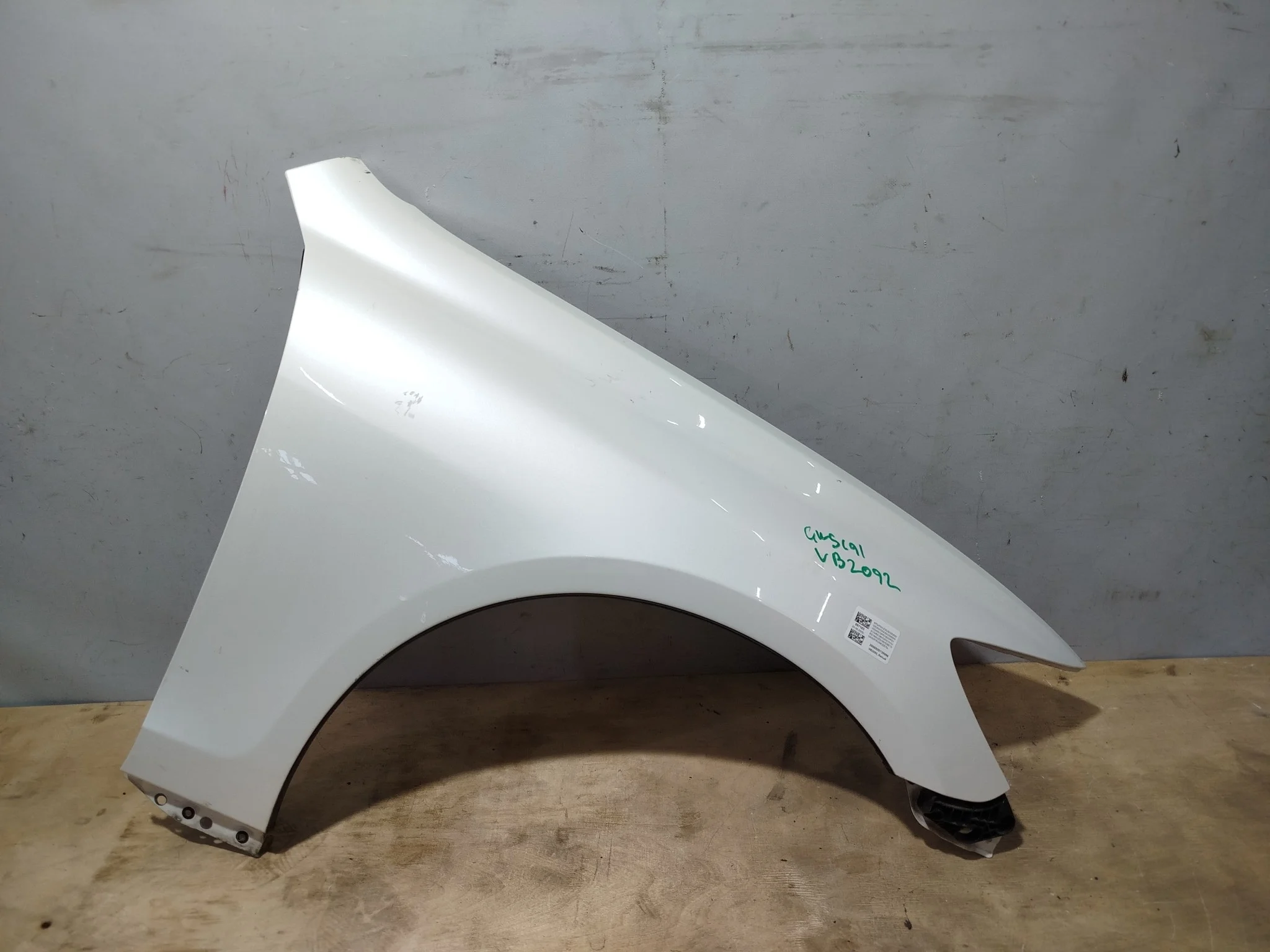 КРЫЛО LEXUS GS300 GS350 GS430 GS450H GS460 GRS190 GRS191 GRS196 GWS191 URS190 UZS190 5380130A00 ПЕРЕДНЕЕ ПРАВОЕ 2 МОДЕЛЬ белый, 077 VB2092