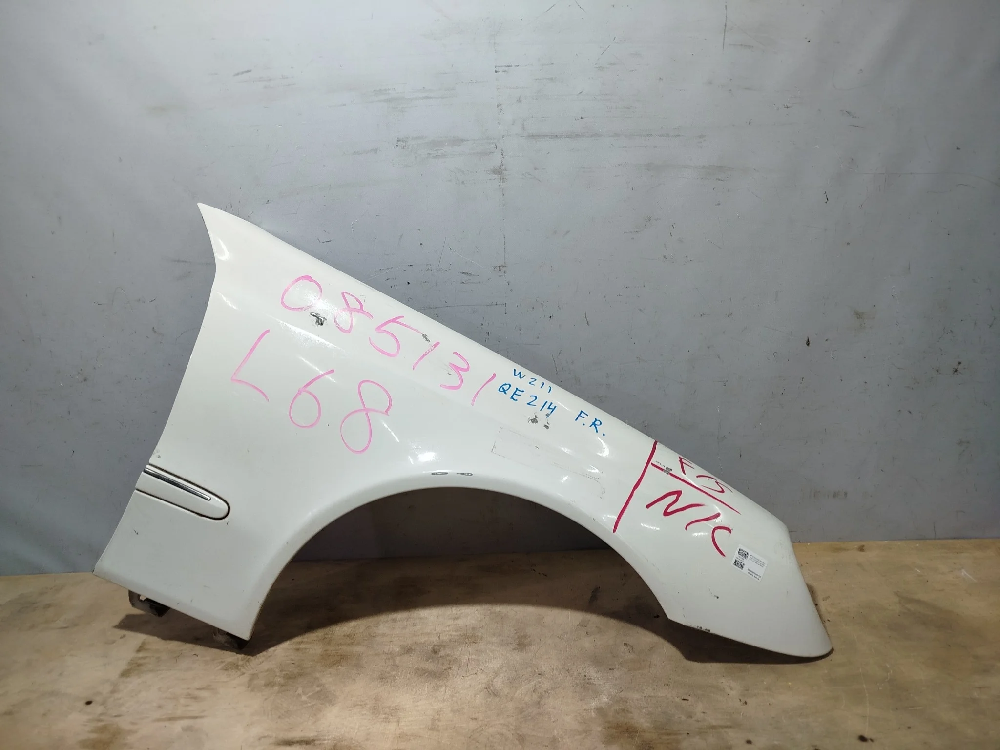 КРЫЛО MERCEDES-BENZ E-CLASS S211 W211 A2118801418 ПЕРЕДНЕЕ ПРАВОЕ белый, 650U QE214