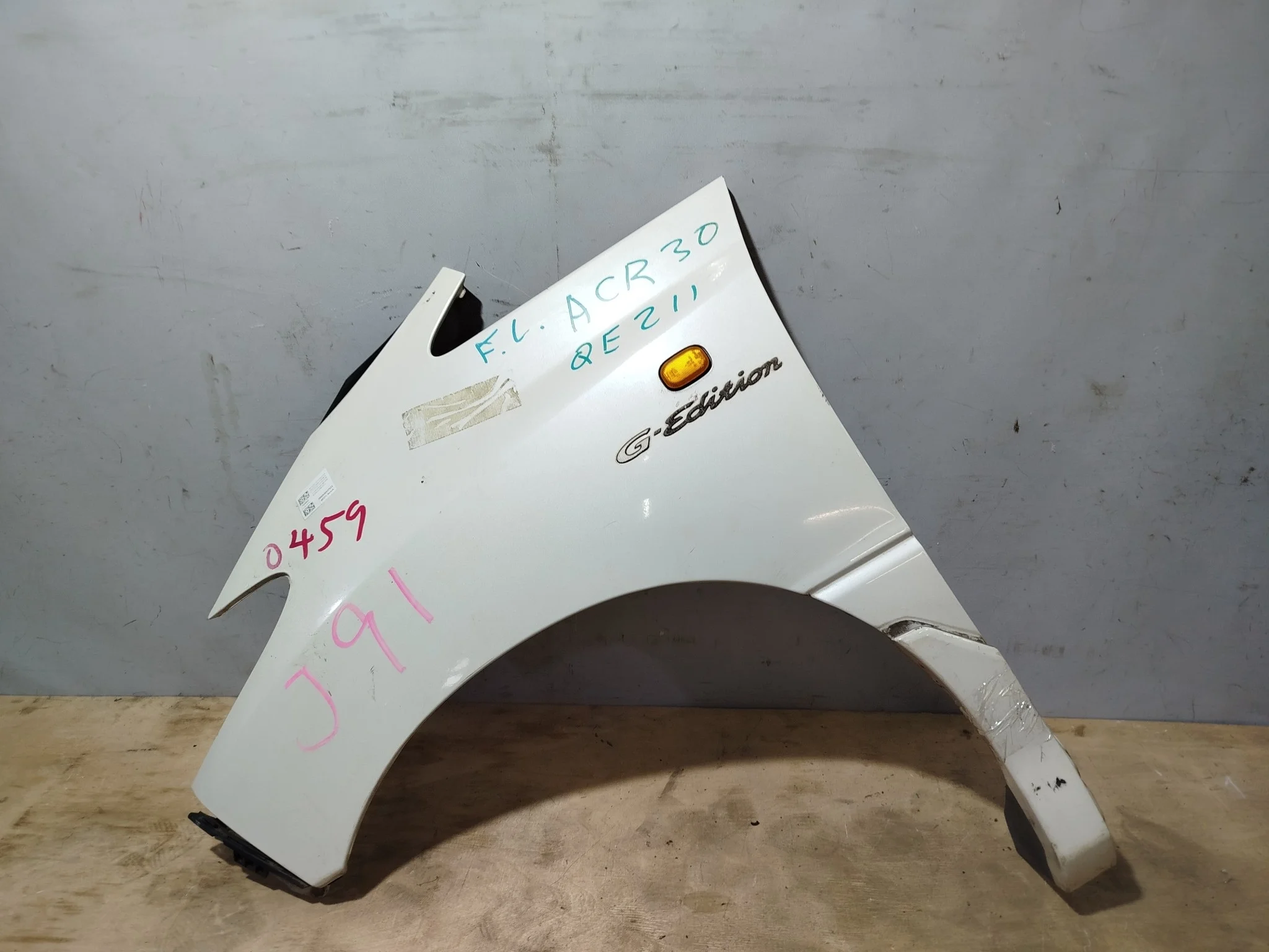 КРЫЛО TOYOTA 5381228060 ПЕРЕД ЛЕВО белый, 042 QE211