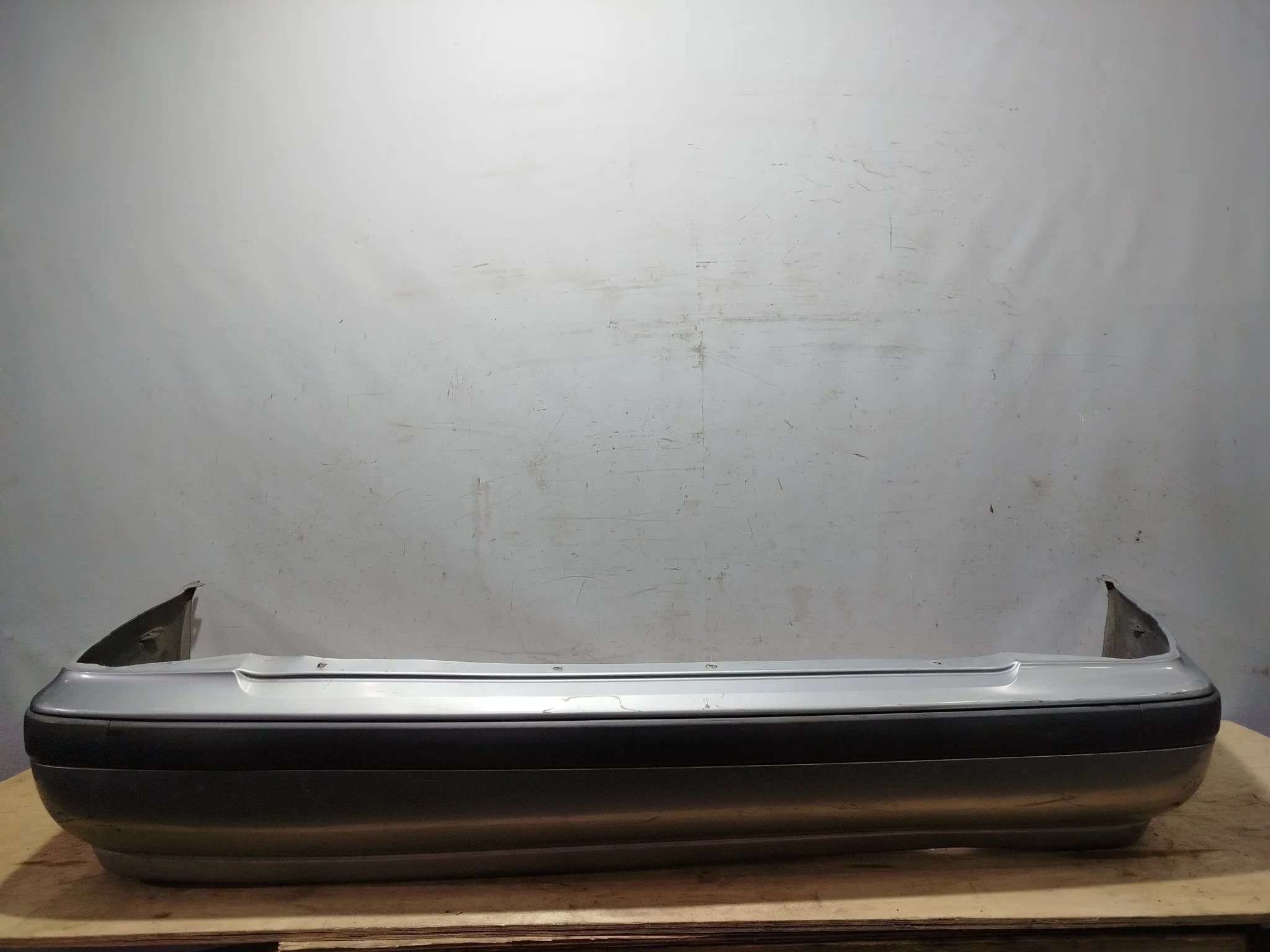 БАМПЕР NISSAN H50224M4MH ЗАД серебро, KG1 VE010