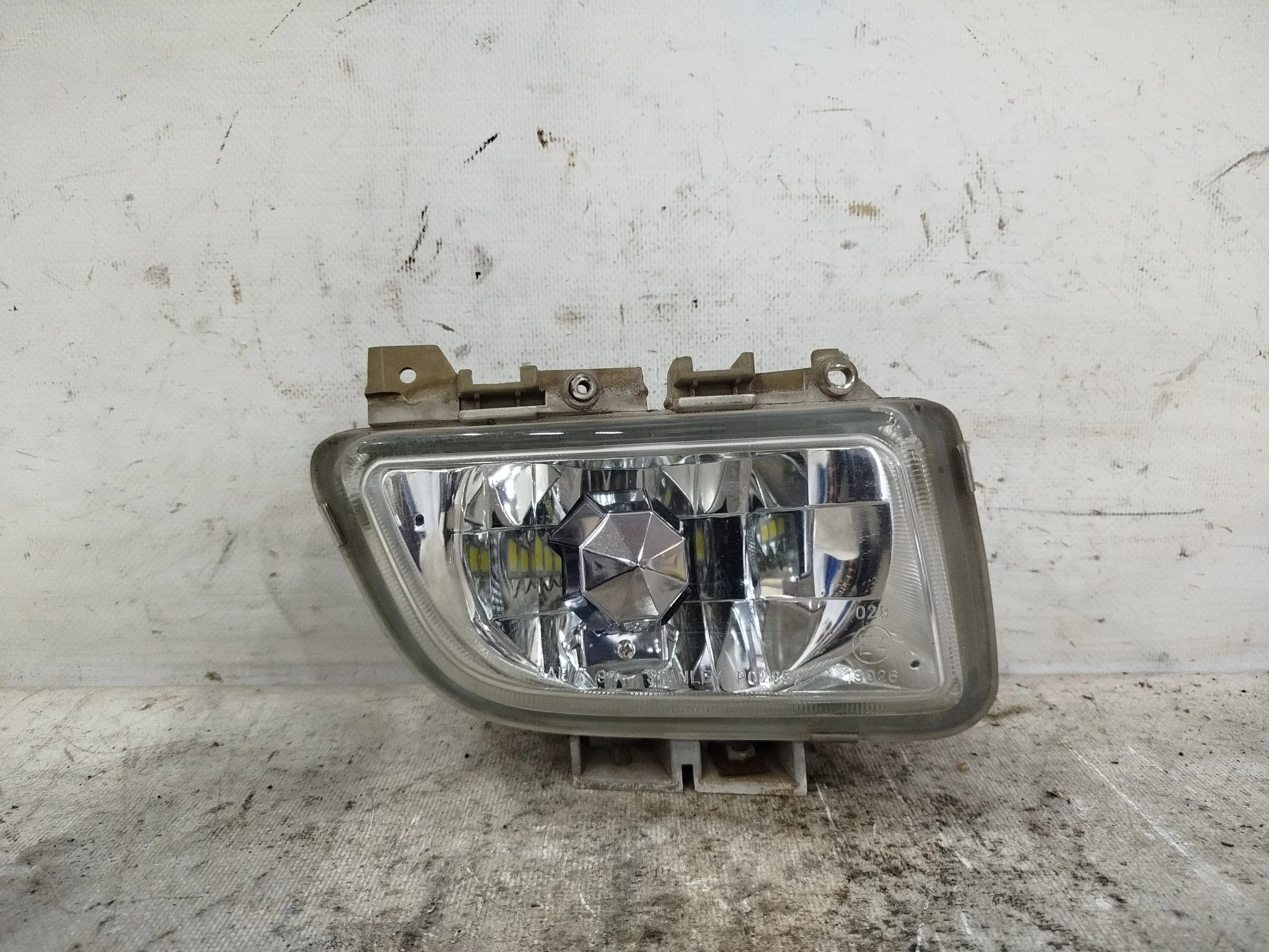 ТУМАНКА MAZDA ПРАВО L08151680A S3998Z