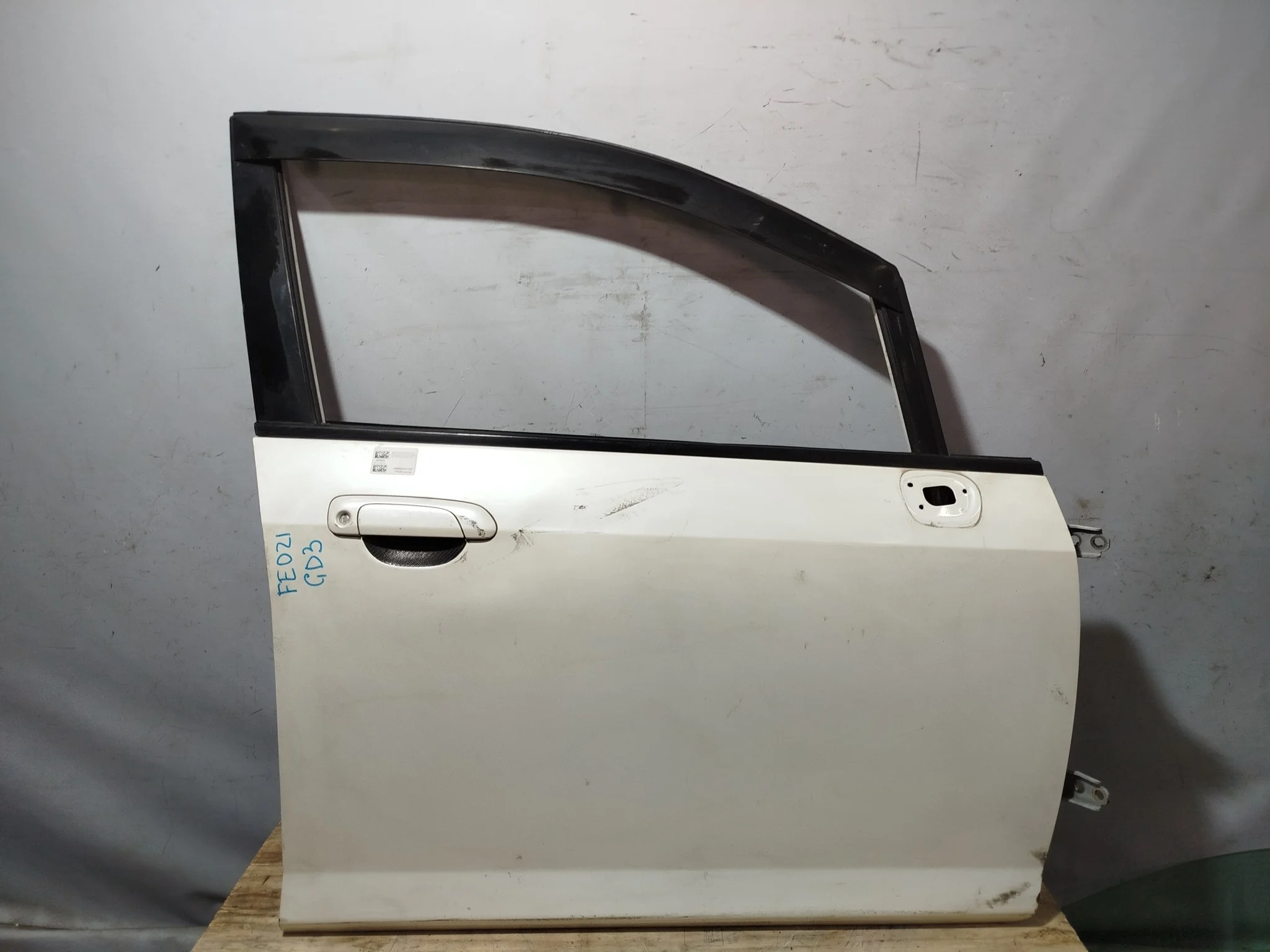 ДВЕРЬ HONDA 67010SAA010ZZ ПЕРЕД ПРАВО белый, NH624P FE021