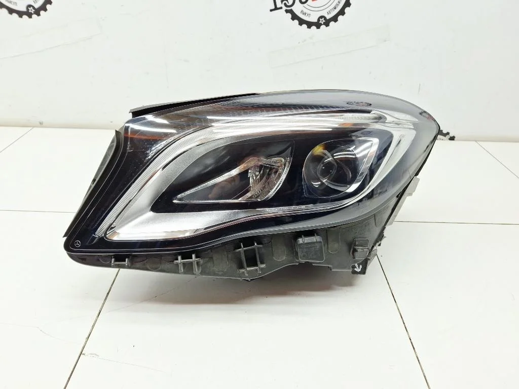 Фара левая Mercedes-Benz GLA-Class X156