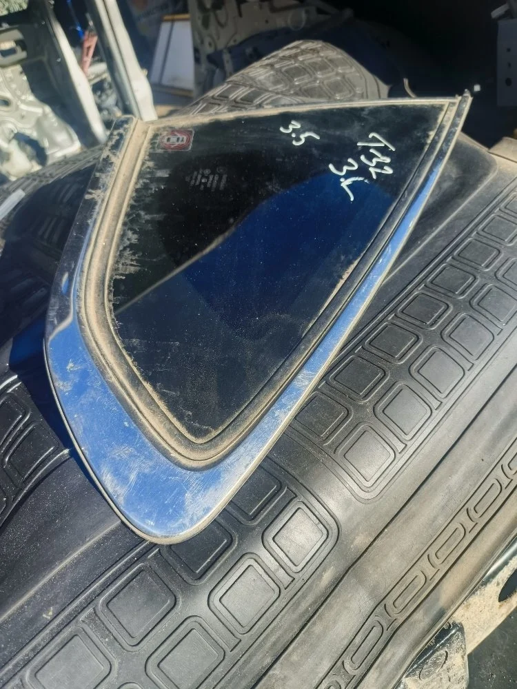 Форточка двери Nissan Teana 83301JN20B 32, задняя левая