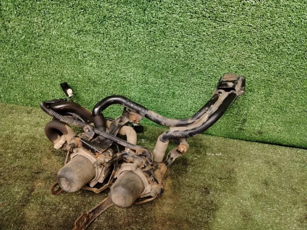 Насос воздушный Lexus Lx570 2016 176100S030 URJ201 3URFE