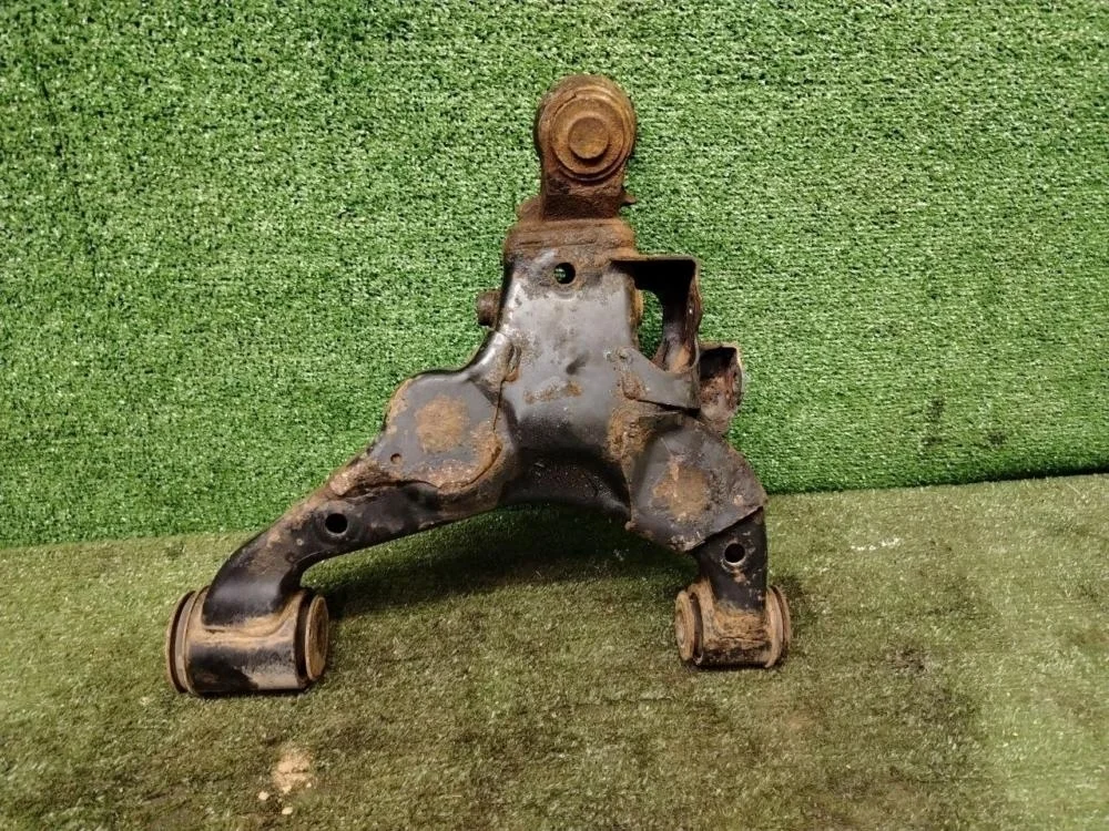 Рычаг подвески нижний Lexus Lx570 2016 4806960030 URJ201 3URFE, передний левый