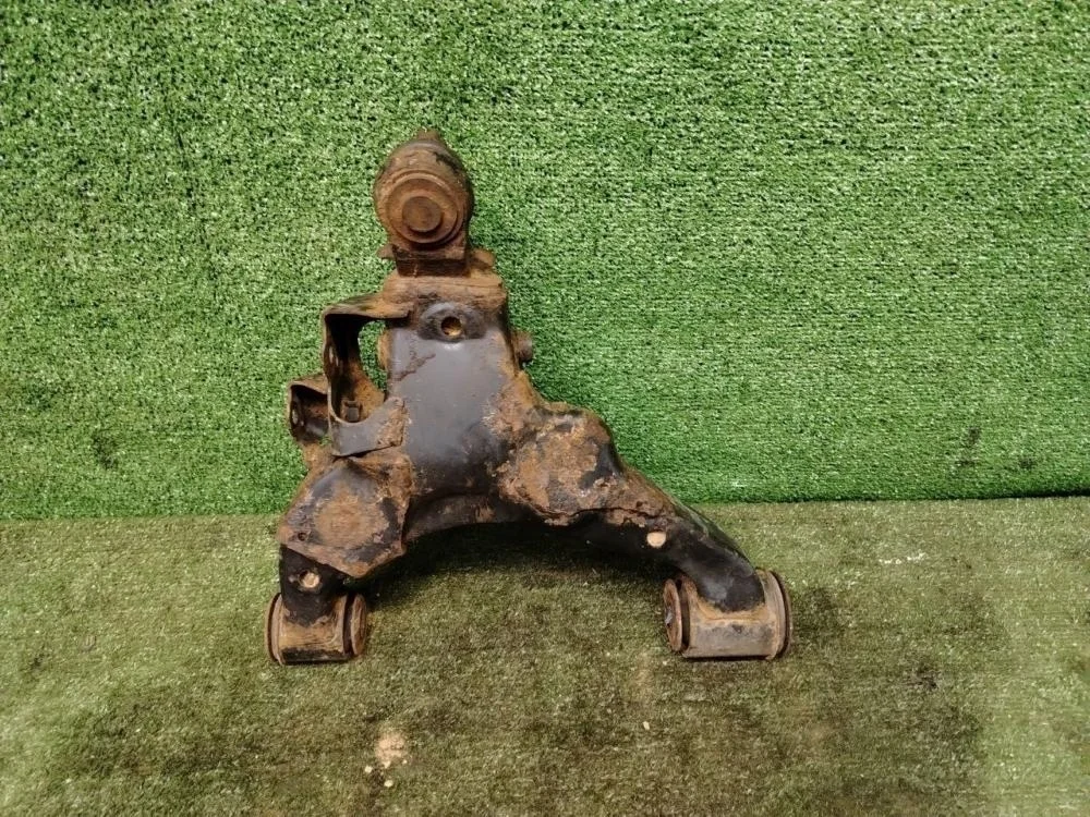 Рычаг подвески нижний Lexus Lx570 2016 4806860030 URJ201 3URFE, передний правый