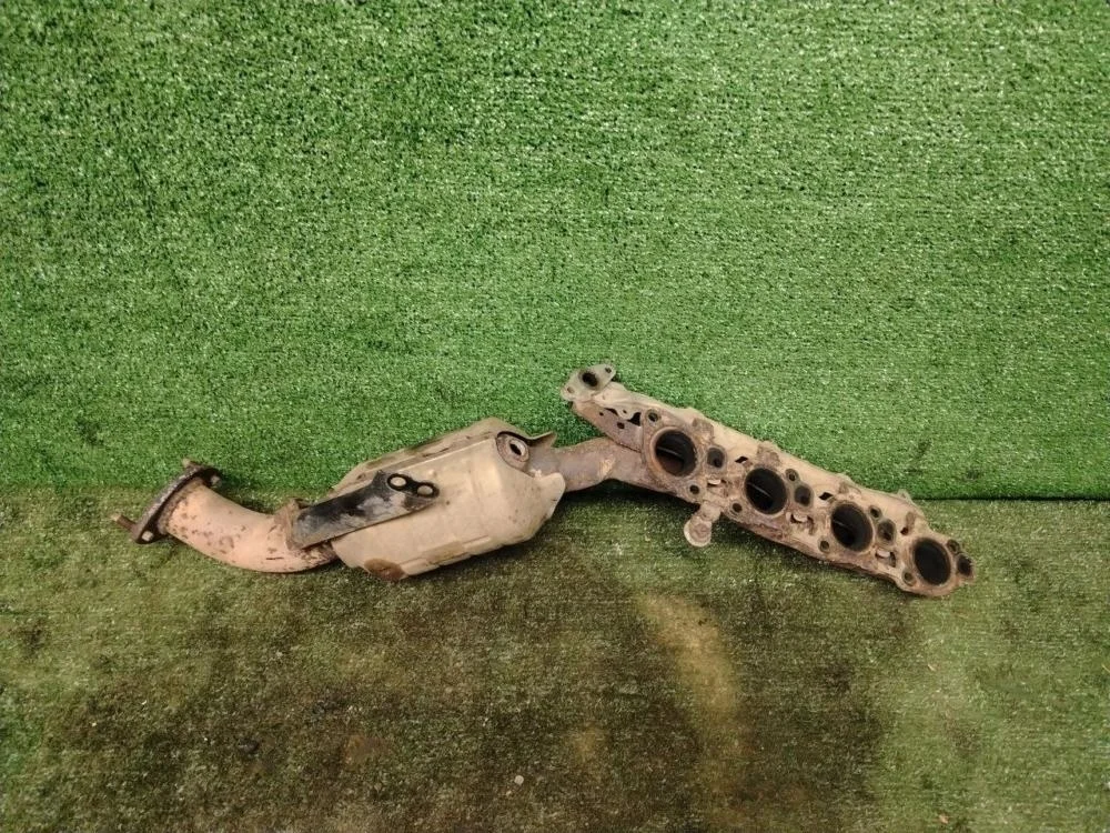 Коллектор выпускной с катализатором Lexus Lx570 2016 1715038140 URJ201 3URFE, левый