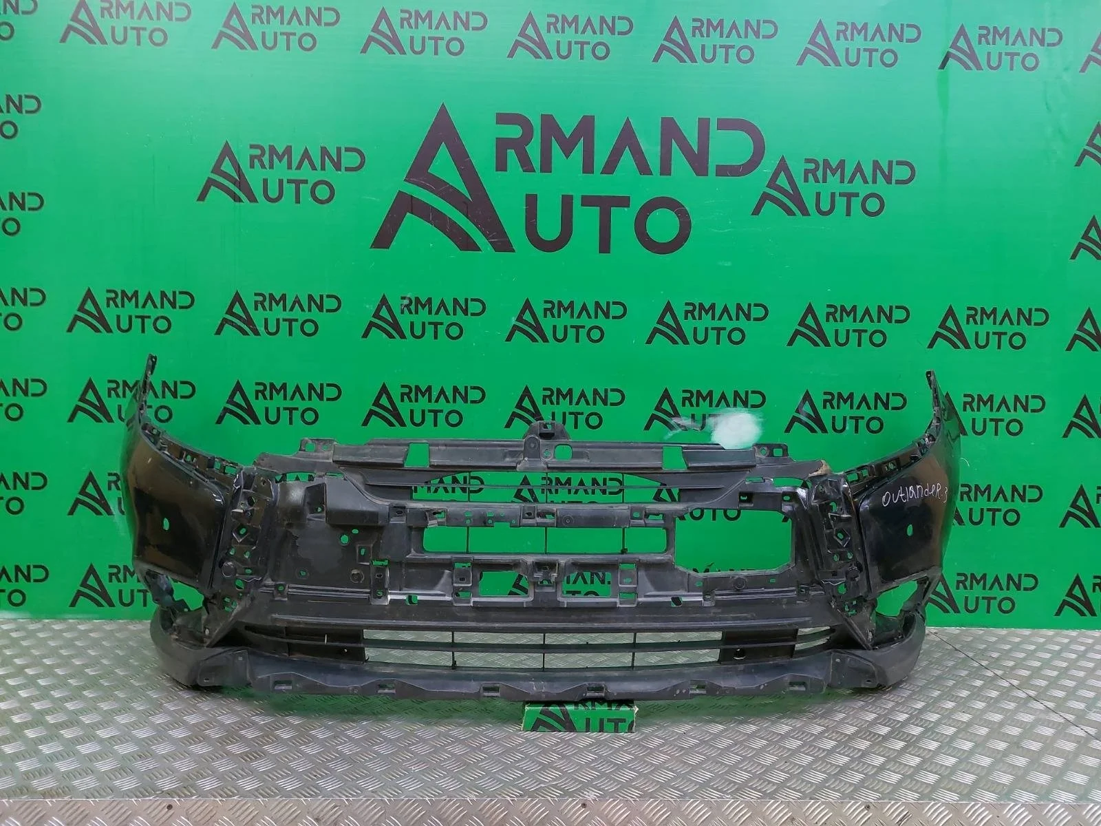 Бампер Mitsubishi Outlander 2015-2018 3