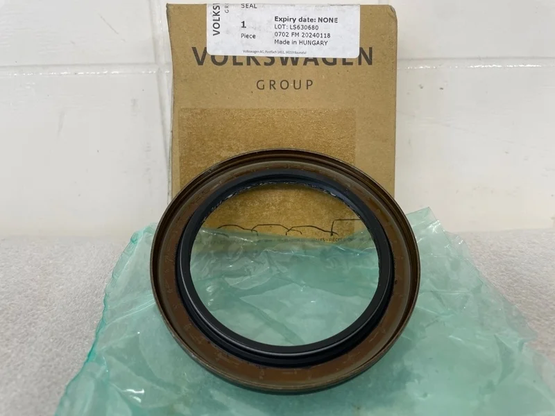 Сальник полуоси Audi 0A6409529D