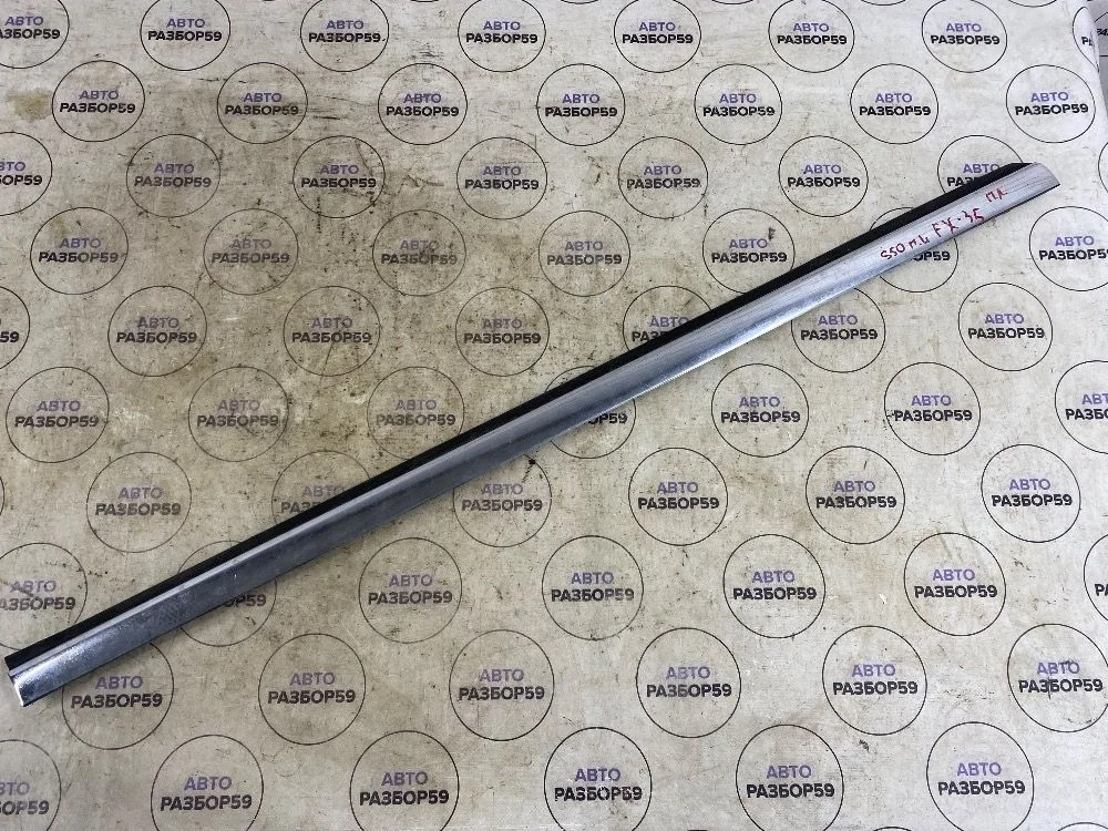 Молдинг двери передней левой Infiniti FX35 I (2002—2006)