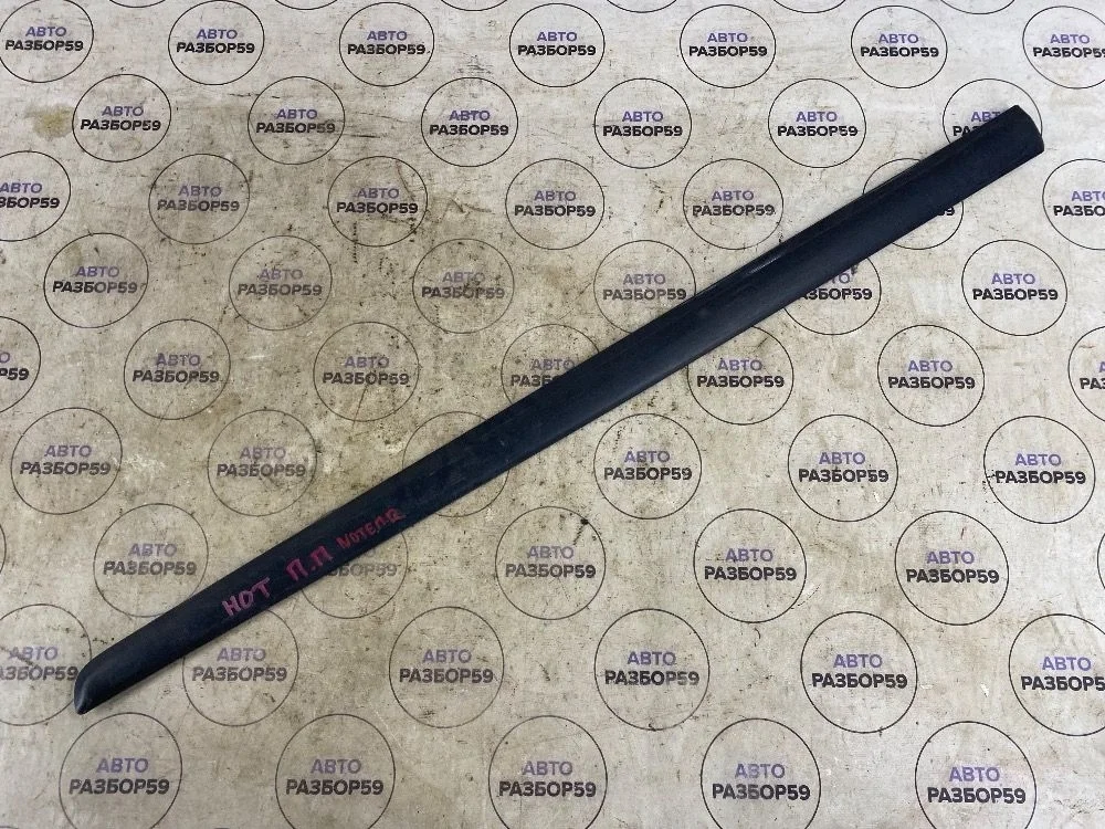 Накладка двери передней правой Nissan Note E11 (2005—2009)