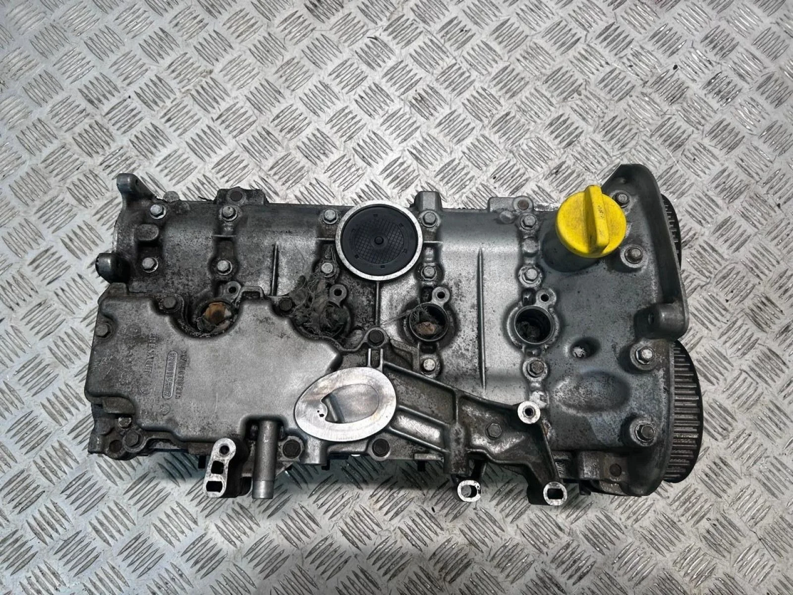 Головка блока цилиндров Renault Logan 2.