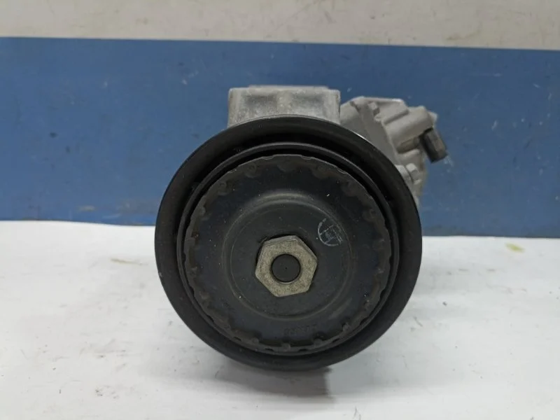 Компрессор кондиционера Toyota Camry 2017 883100R014 ACV51 2.0 6AR-FSE