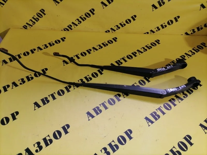 Поводок стеклоочистителя (дворников) KIA RIO 3 2011-2017 2012 983101R000 ХЭТЧБЕК 1.6 G4FC 123 Л/С