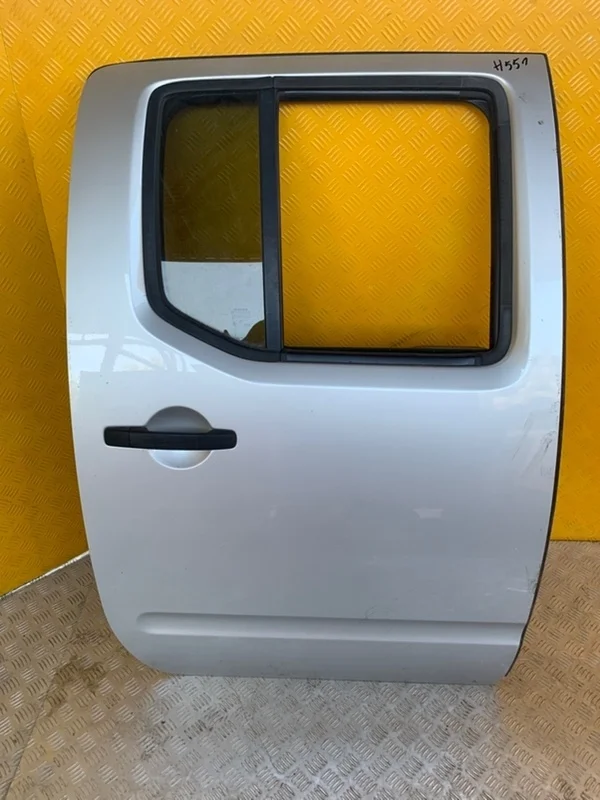 Дверь задняя правая Nissan Navara (D40) 2004-2015 2008 82100EB332 ПИКАП 2.5 D YD25DDTI