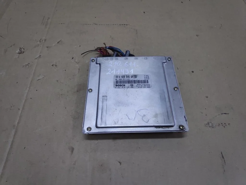Блок управления двигателем Mercedes-Benz