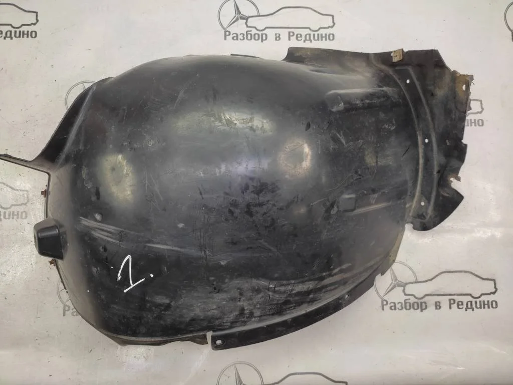 Подкрылок передний правый, передняя часть Mercedes-Benz