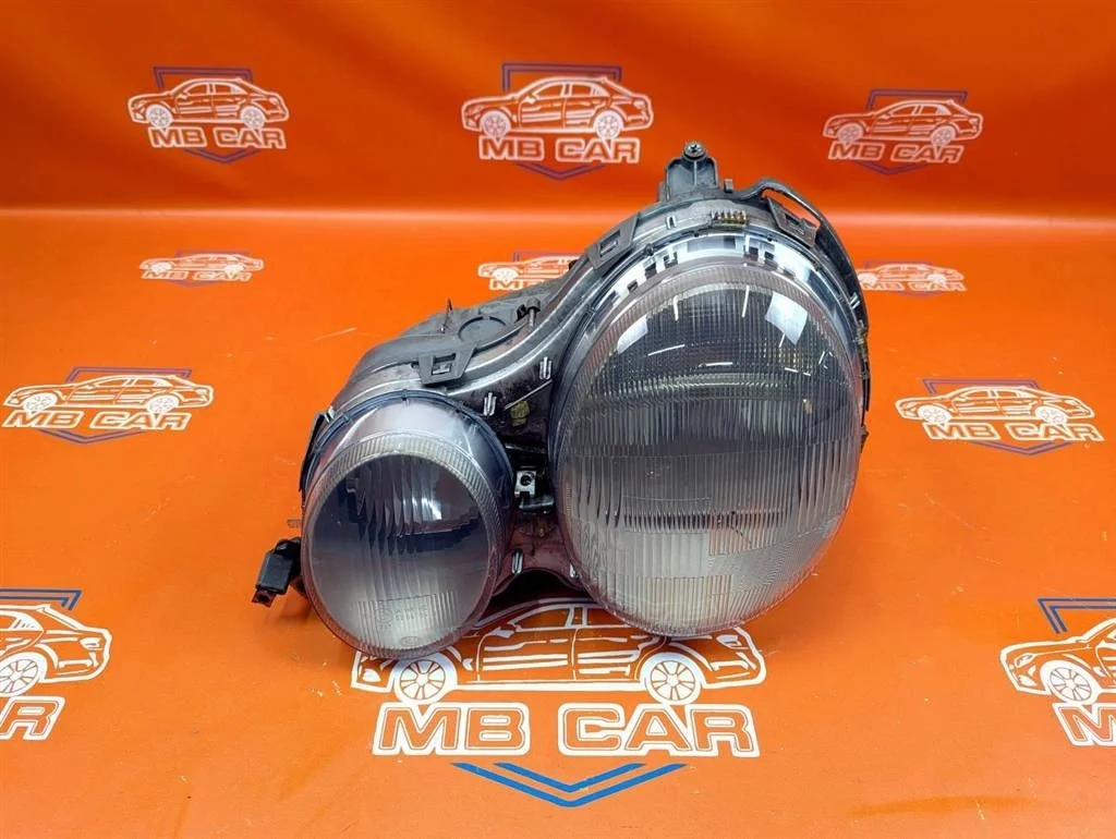 Фара левая Mercedes-Benz