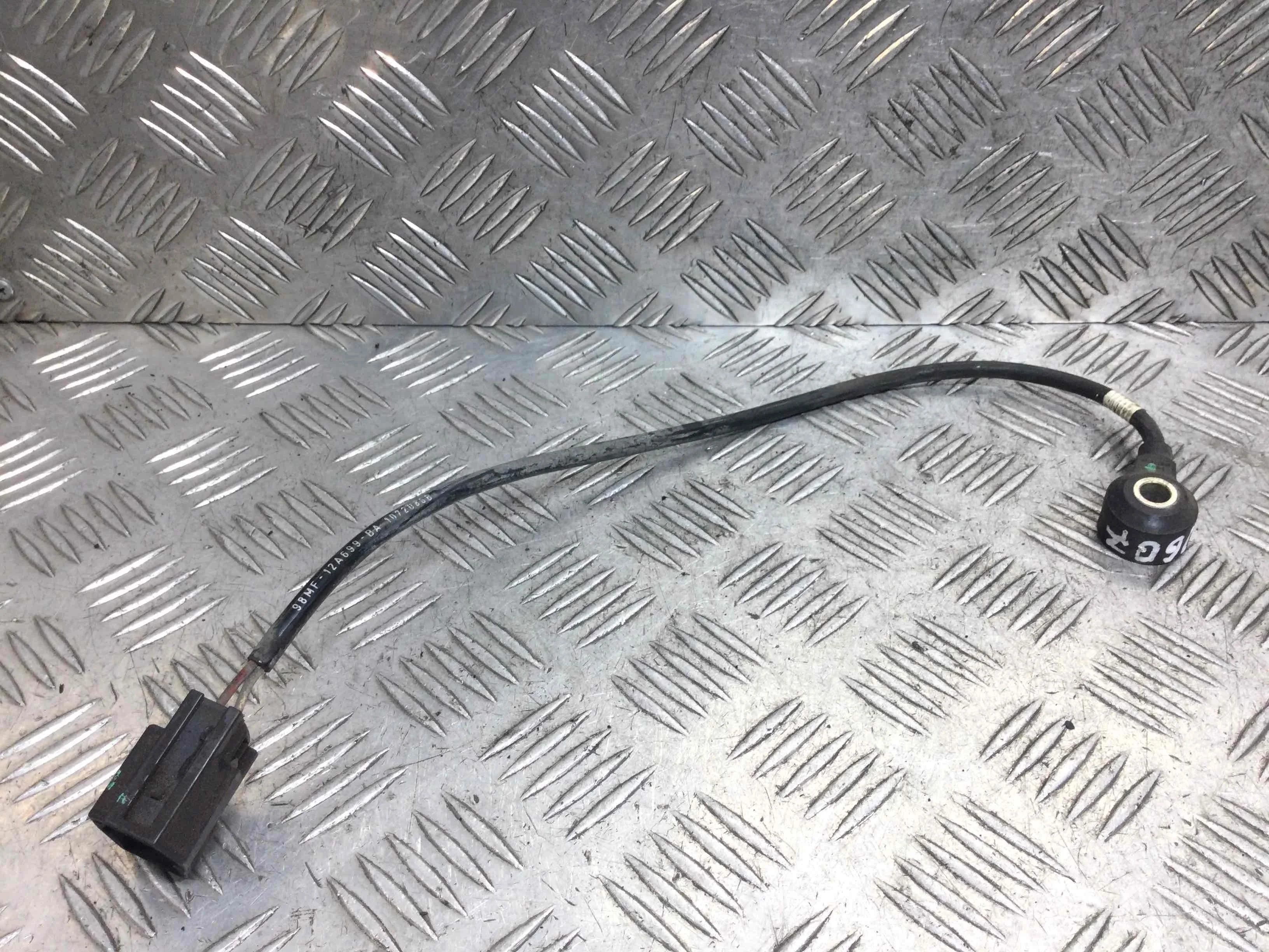 Датчик детонации Ford Focus 1 поколение [рестайлинг] (2001-2005) бензин 1.6 i Механика Х/б