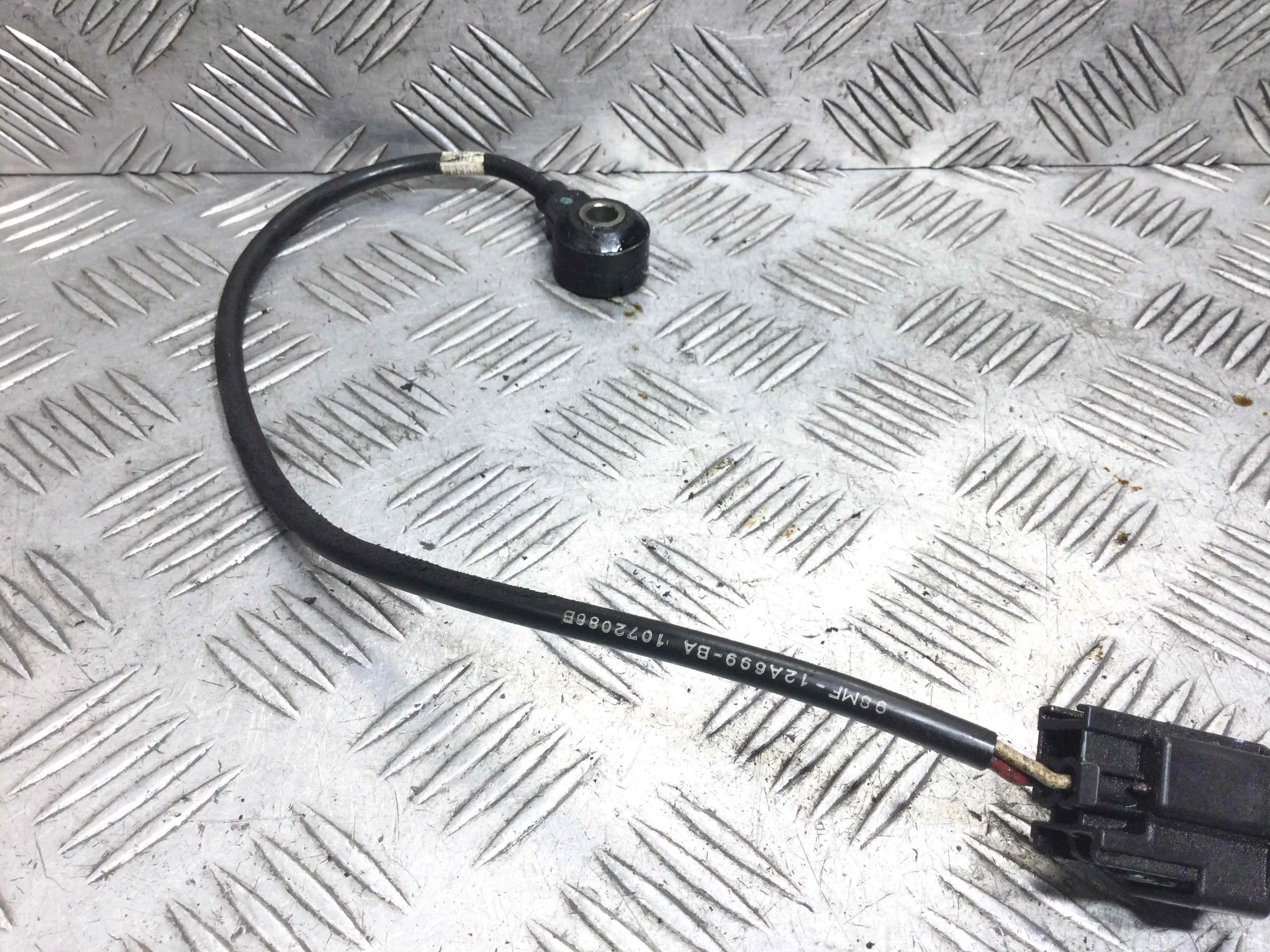 Датчик детонации Ford Focus 2 поколение (2005-2008) бензин 1.6 i Механика Х/б