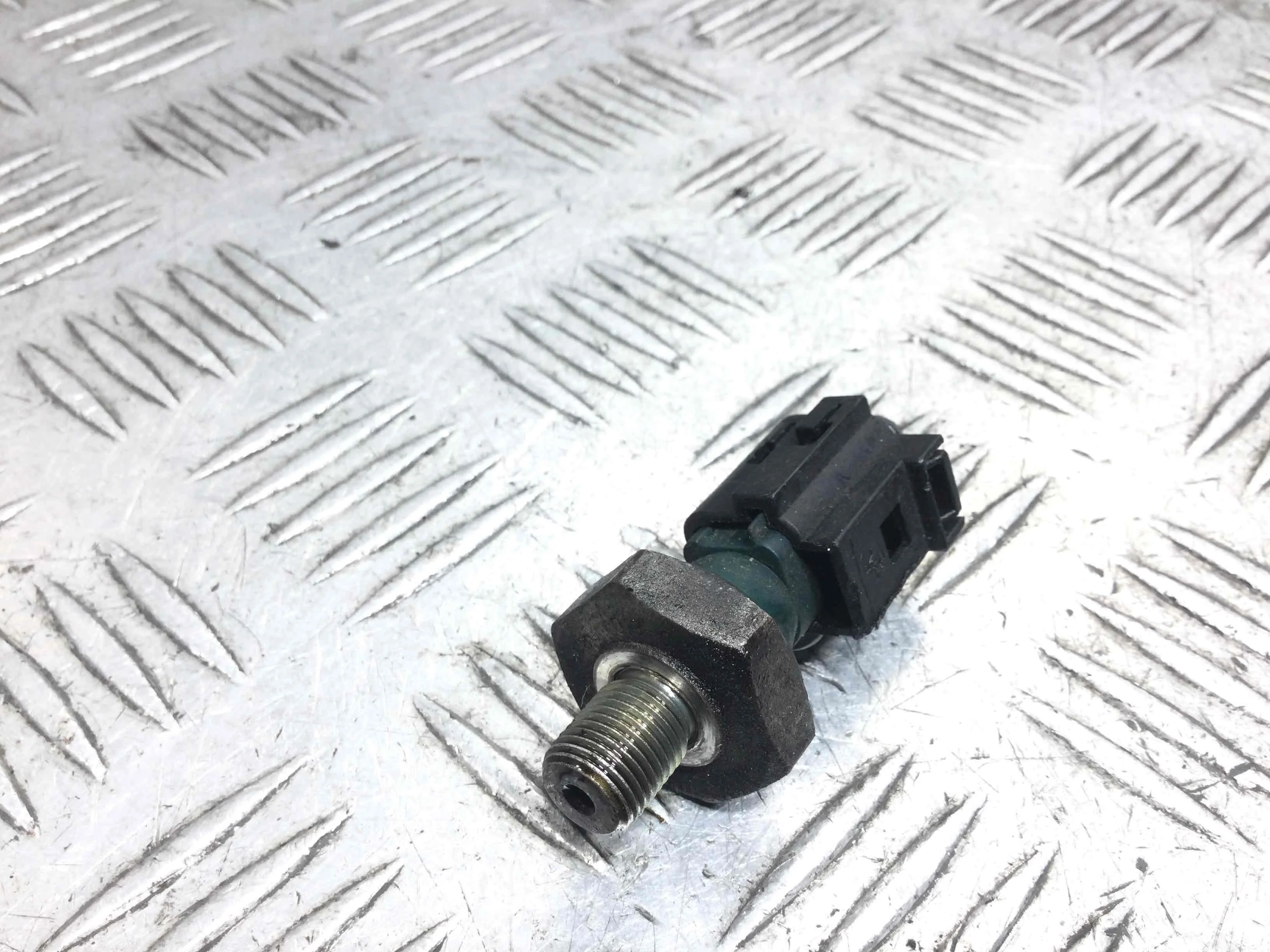 Датчик давления масла Volkswagen Fox 1 поколение (2003-2009) бензин 1.2 i Механика Х/б