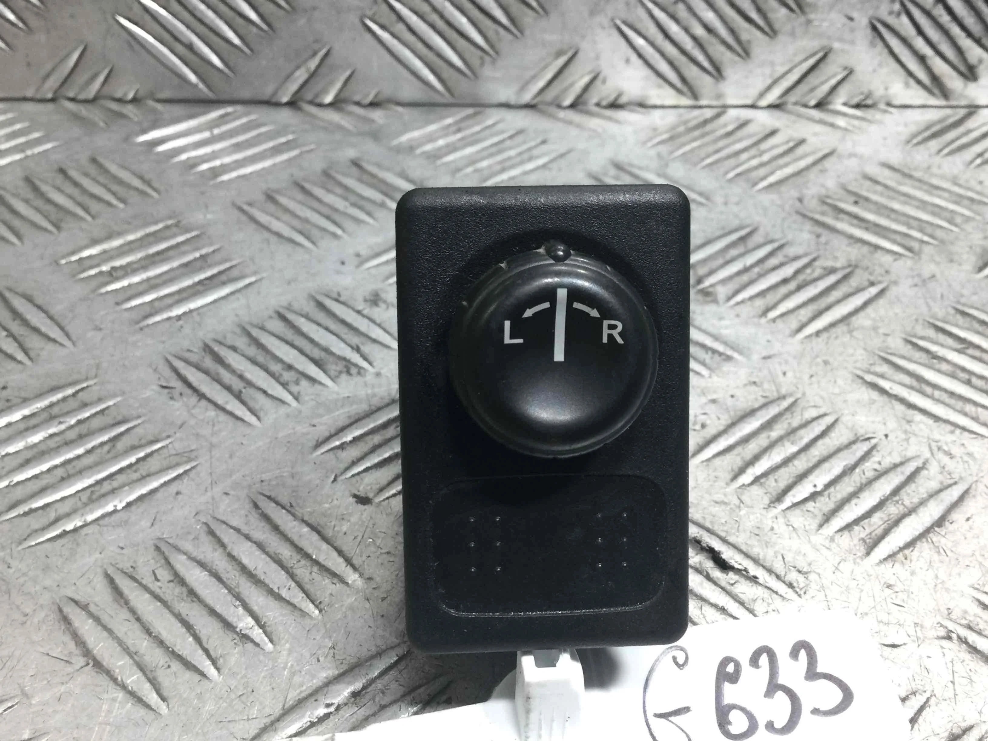 Джойстик регулировки зеркал Nissan Almera Tino V10 2000 - 2006 дизель 2.2 dCi Механика Минивэн