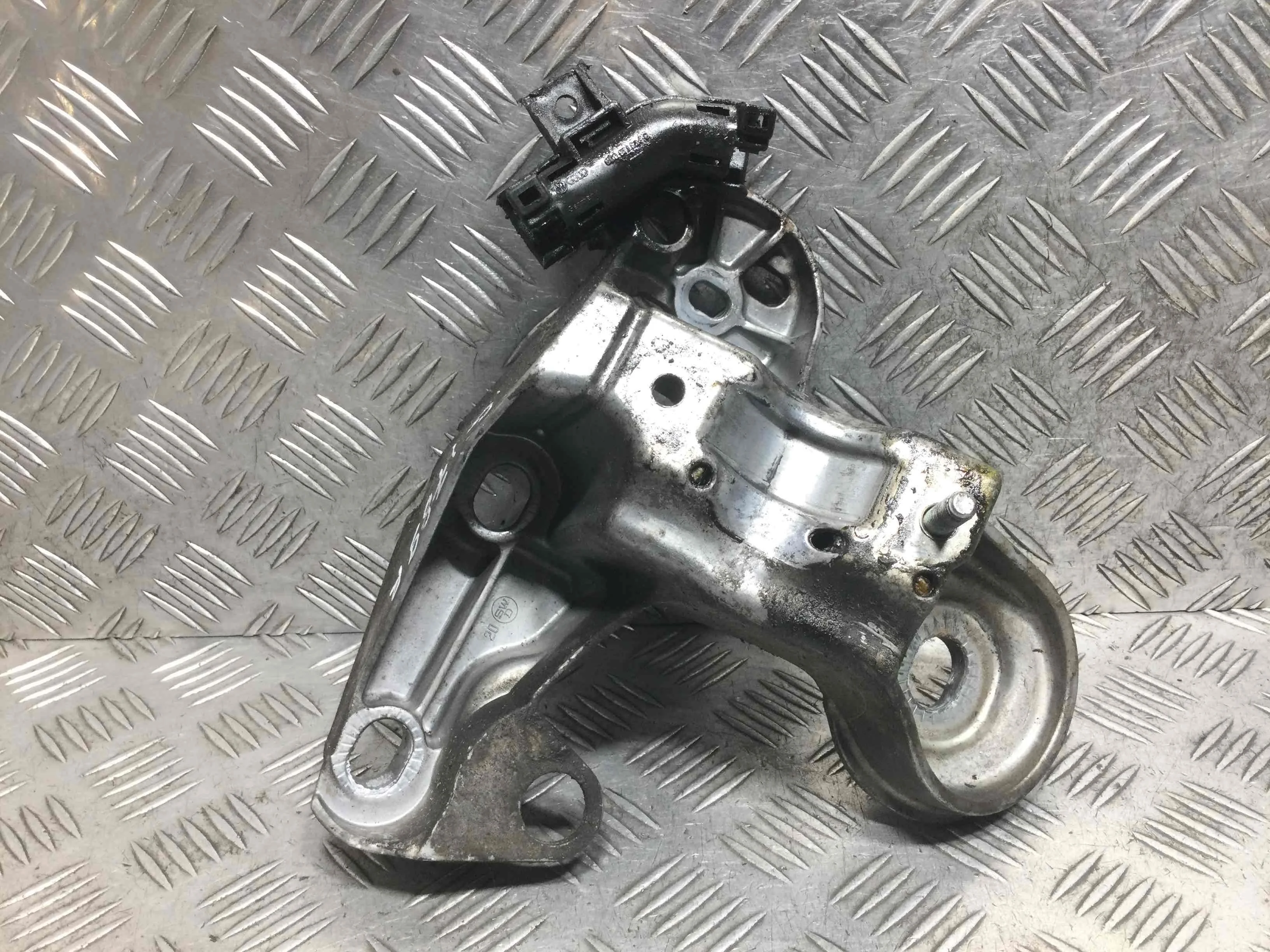 Кронштейн двигателя Audi A6 C5/4B (1997-2004) дизель 2.5 TDI Механика Седан