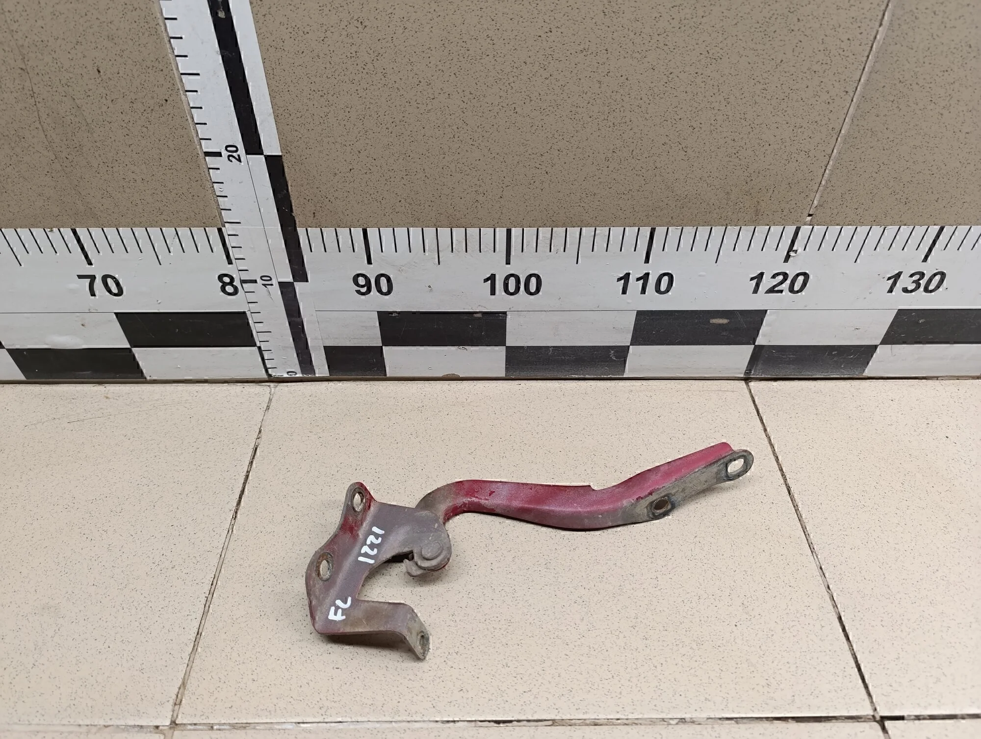 Петля капота левая Auris (E15) 2006-2012