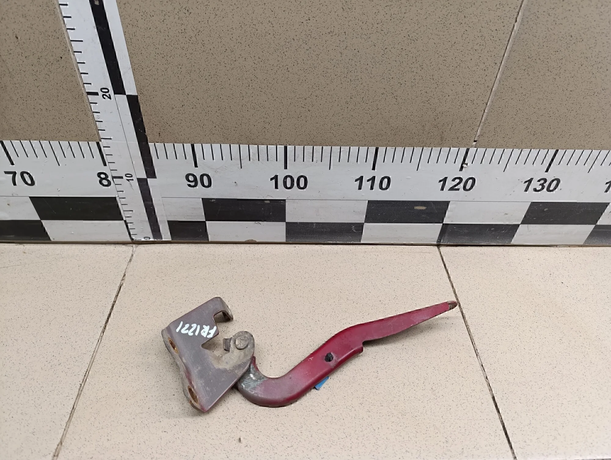 Петля капота правая Auris (E15) 2006-2012