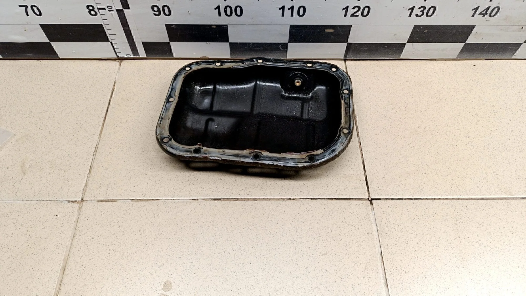 Крышка Corolla E15 2006-2013