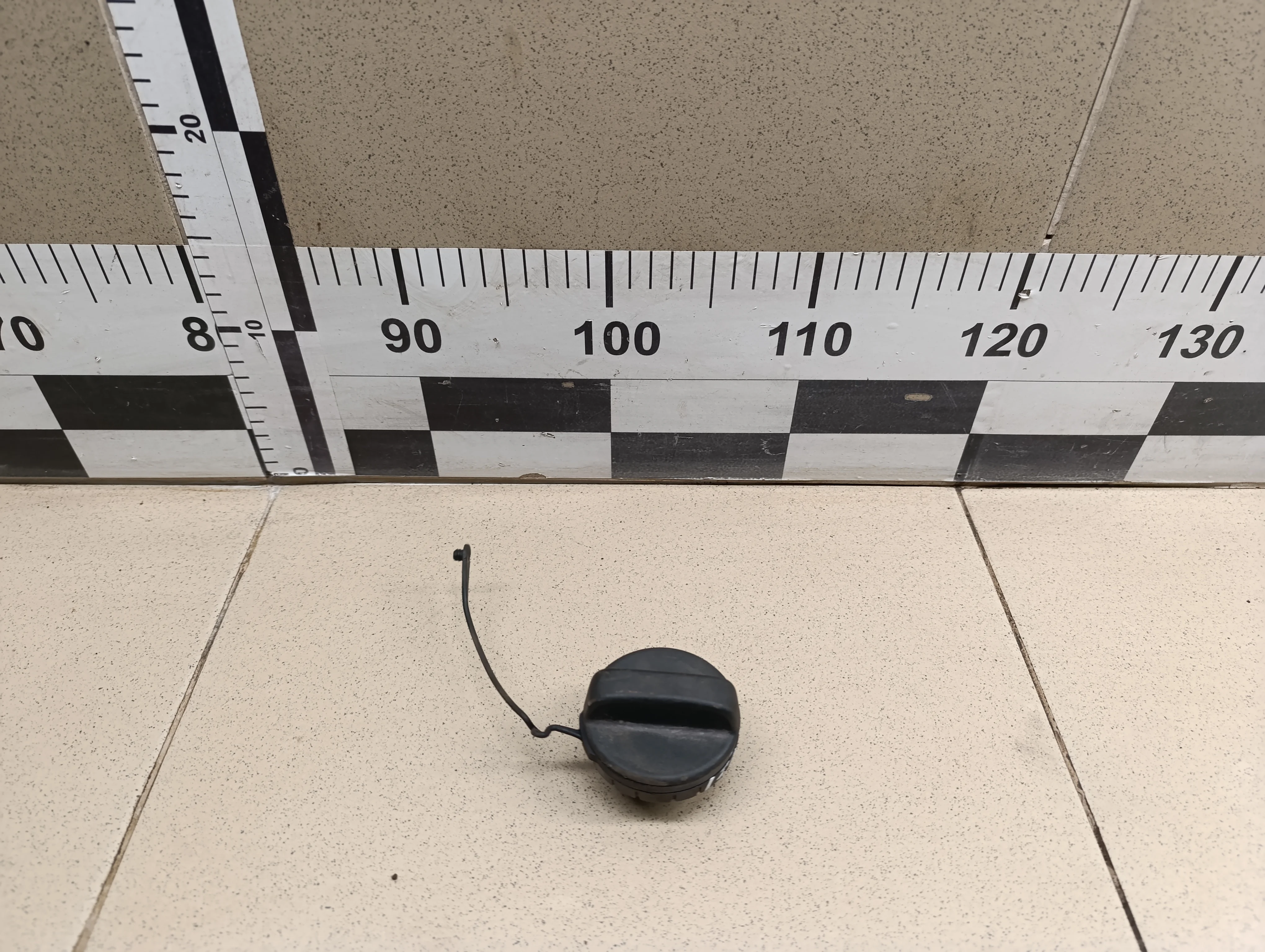 Крышка топливного бака Avensis II 2003-2008