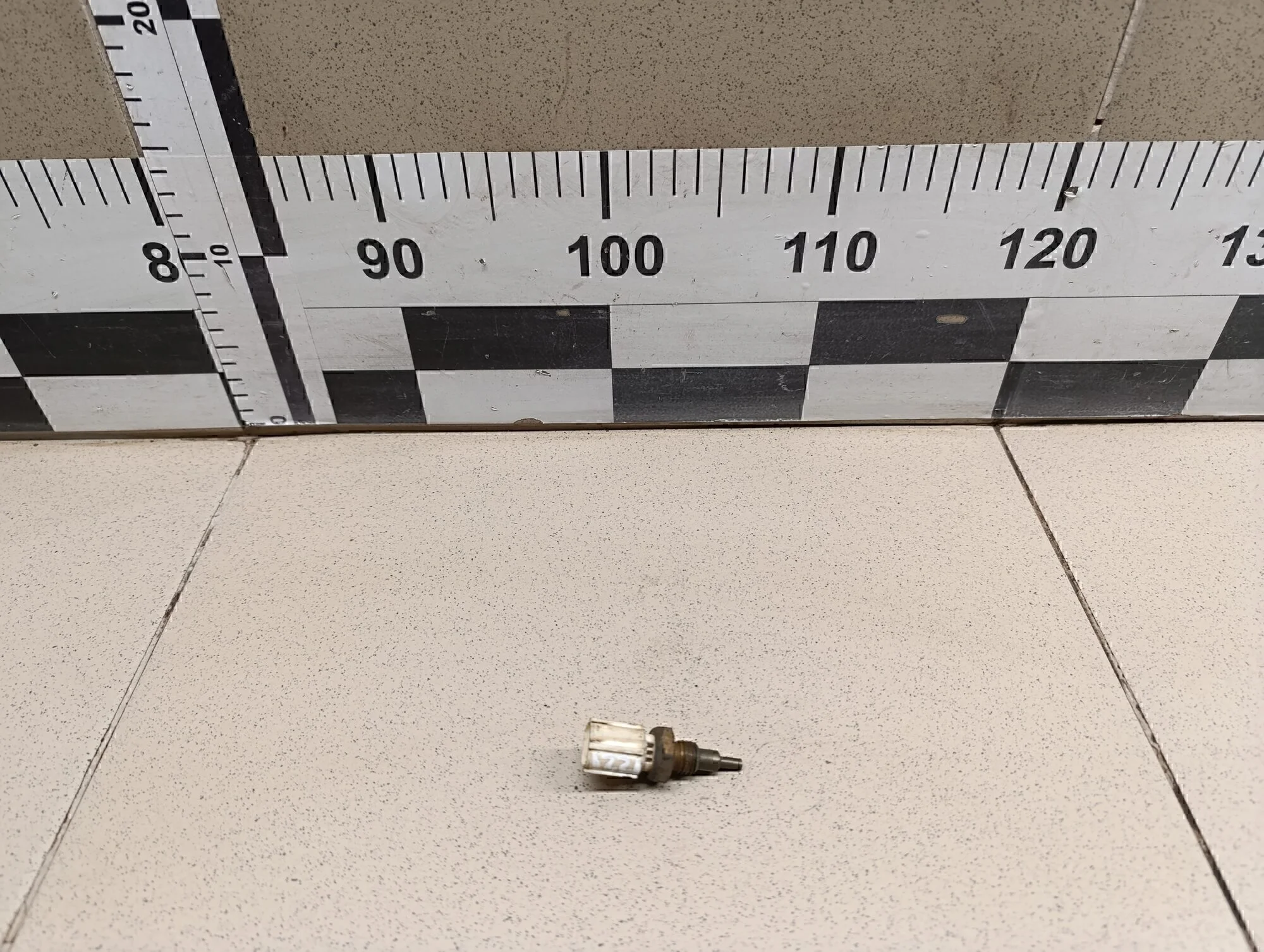 Датчик температуры Avensis II 2003-2008