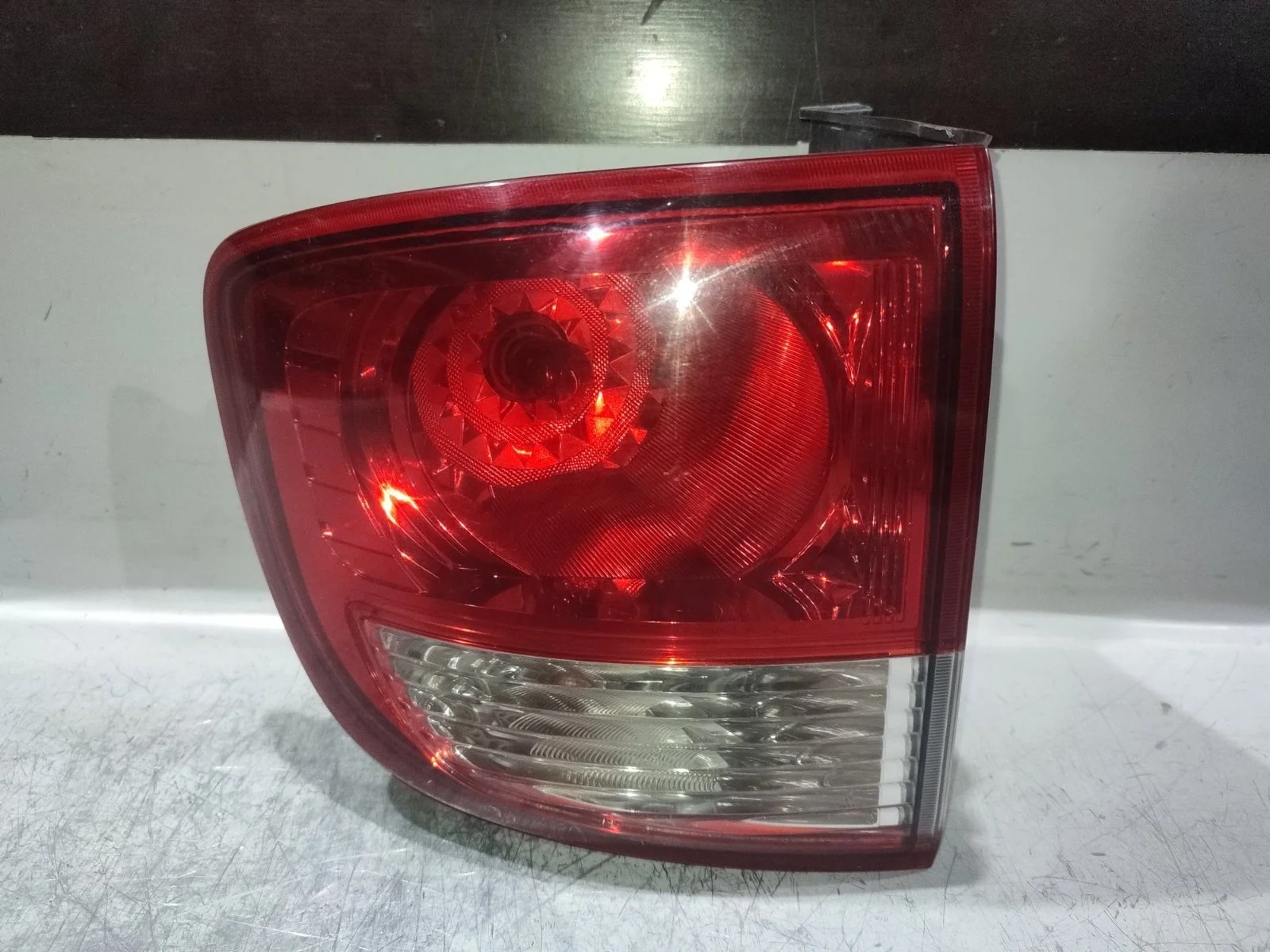 Фонарь SsangYong Kyron 2011 D130