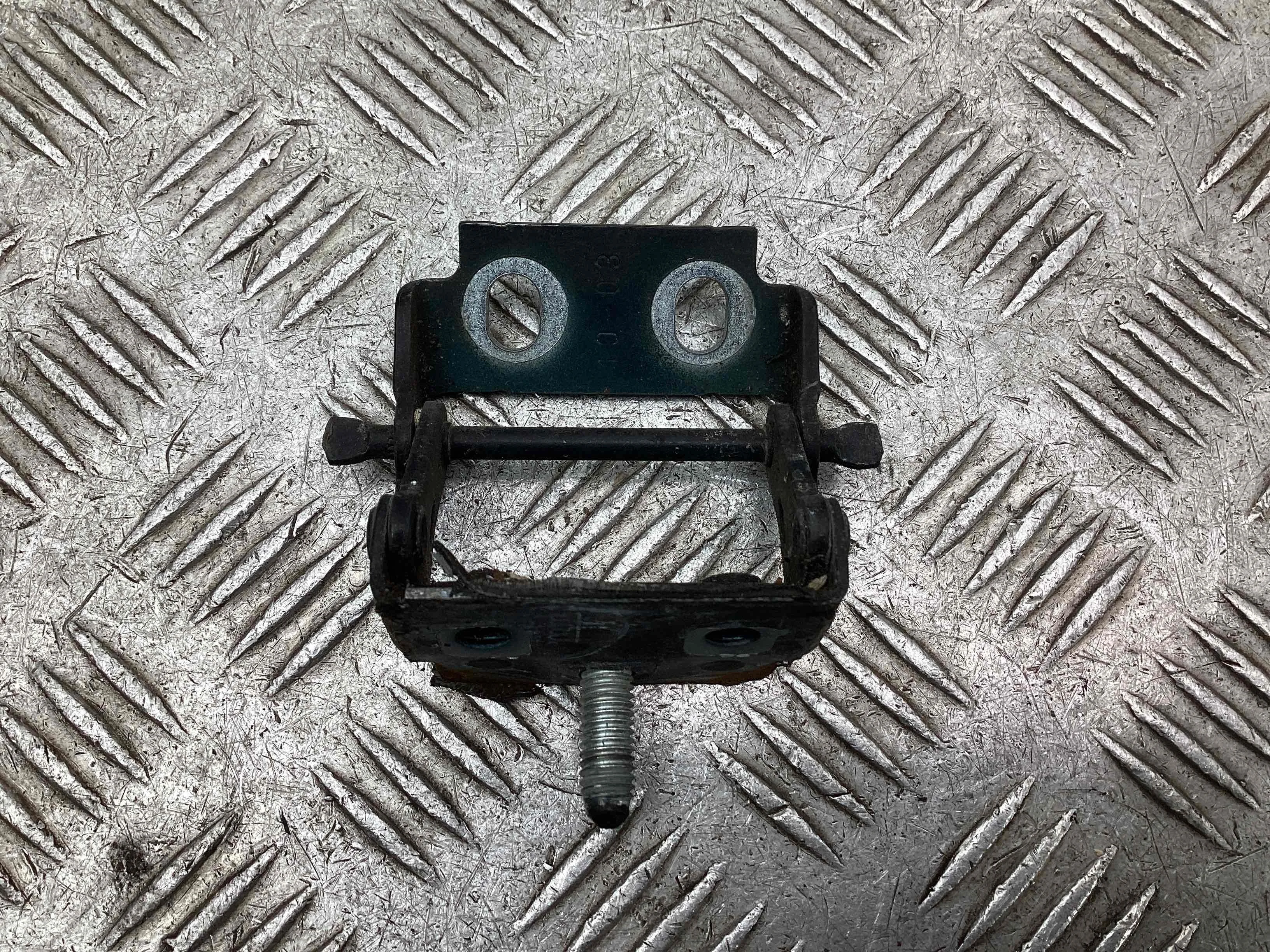 Петля крышки багажника Ford Fusion Fusion (JU) 2002-2005 2003 1,4 Бензин МКПП 5ст. Хэтчбек 5дв.