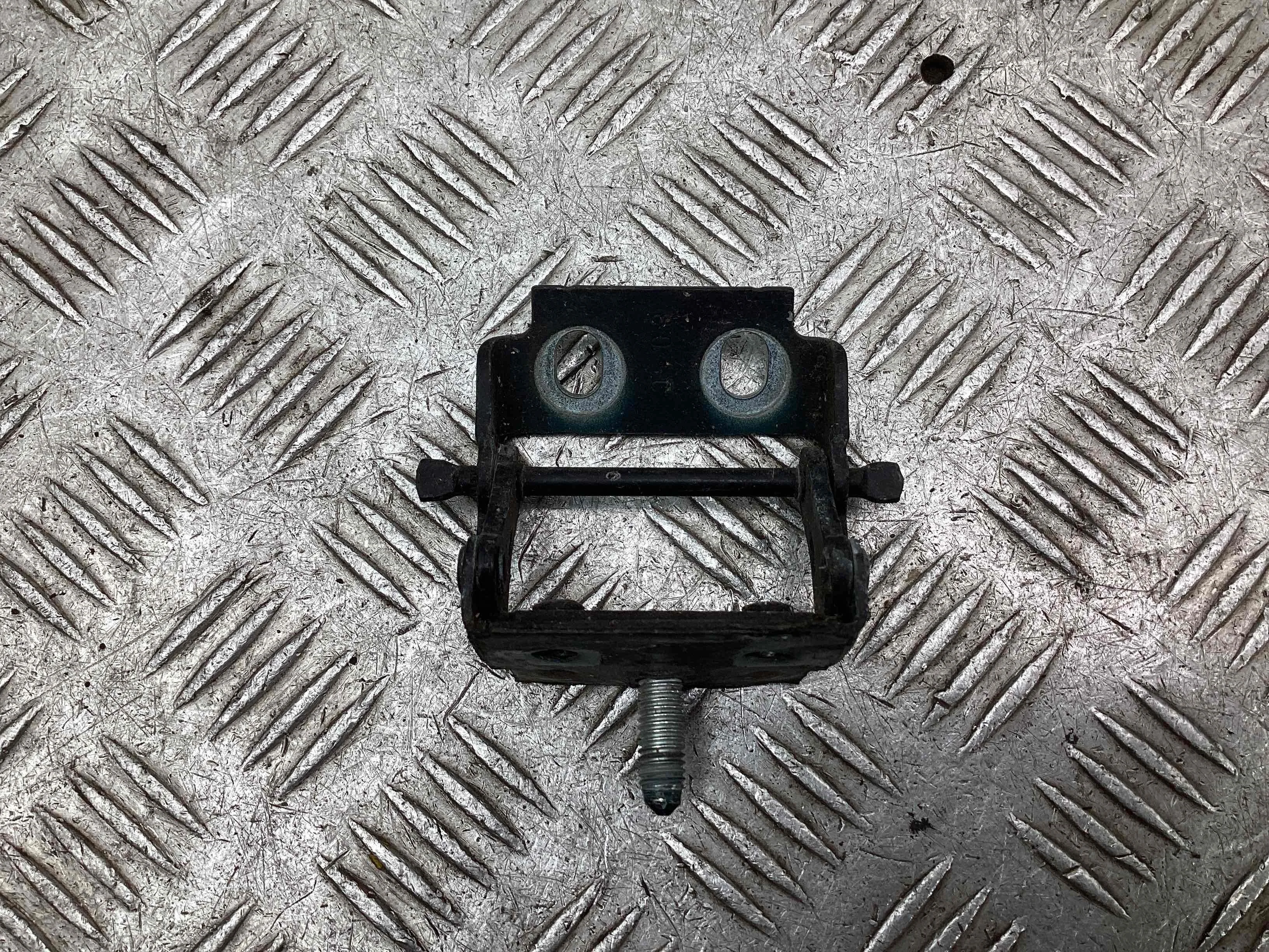 Петля крышки багажника Ford Fusion Fusion (JU) 2002-2005 2003 1,4 Бензин МКПП 5ст. Хэтчбек 5дв.