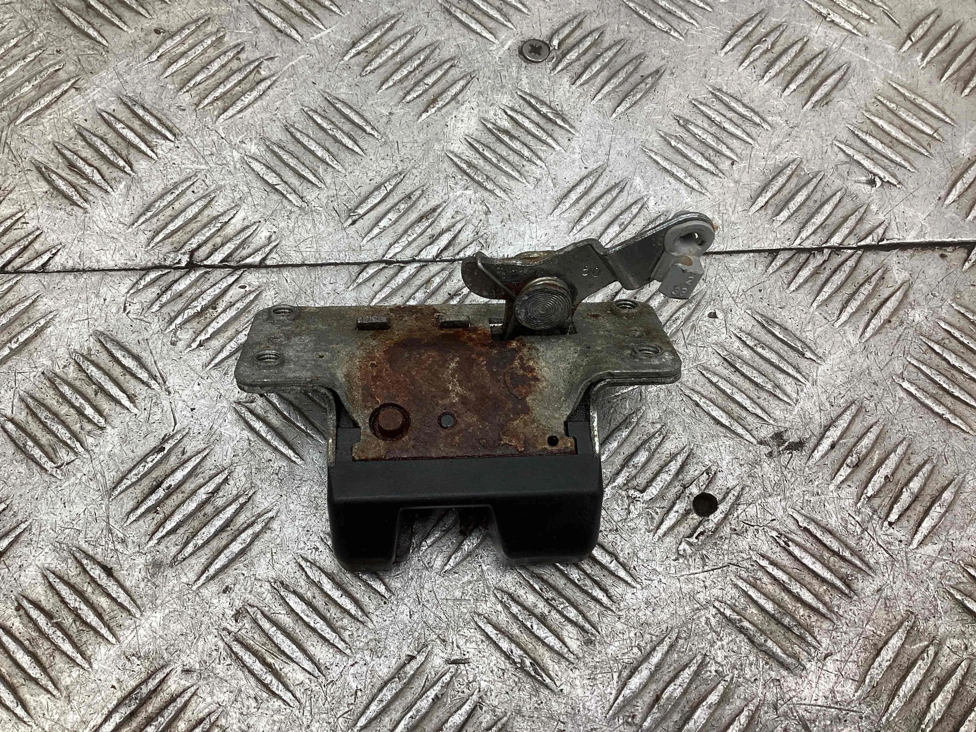 Замок багажника Opel Zafira Zafira A 2003-2005 рестайлинг 2004 2,0 Дизель АКПП Минивэн.