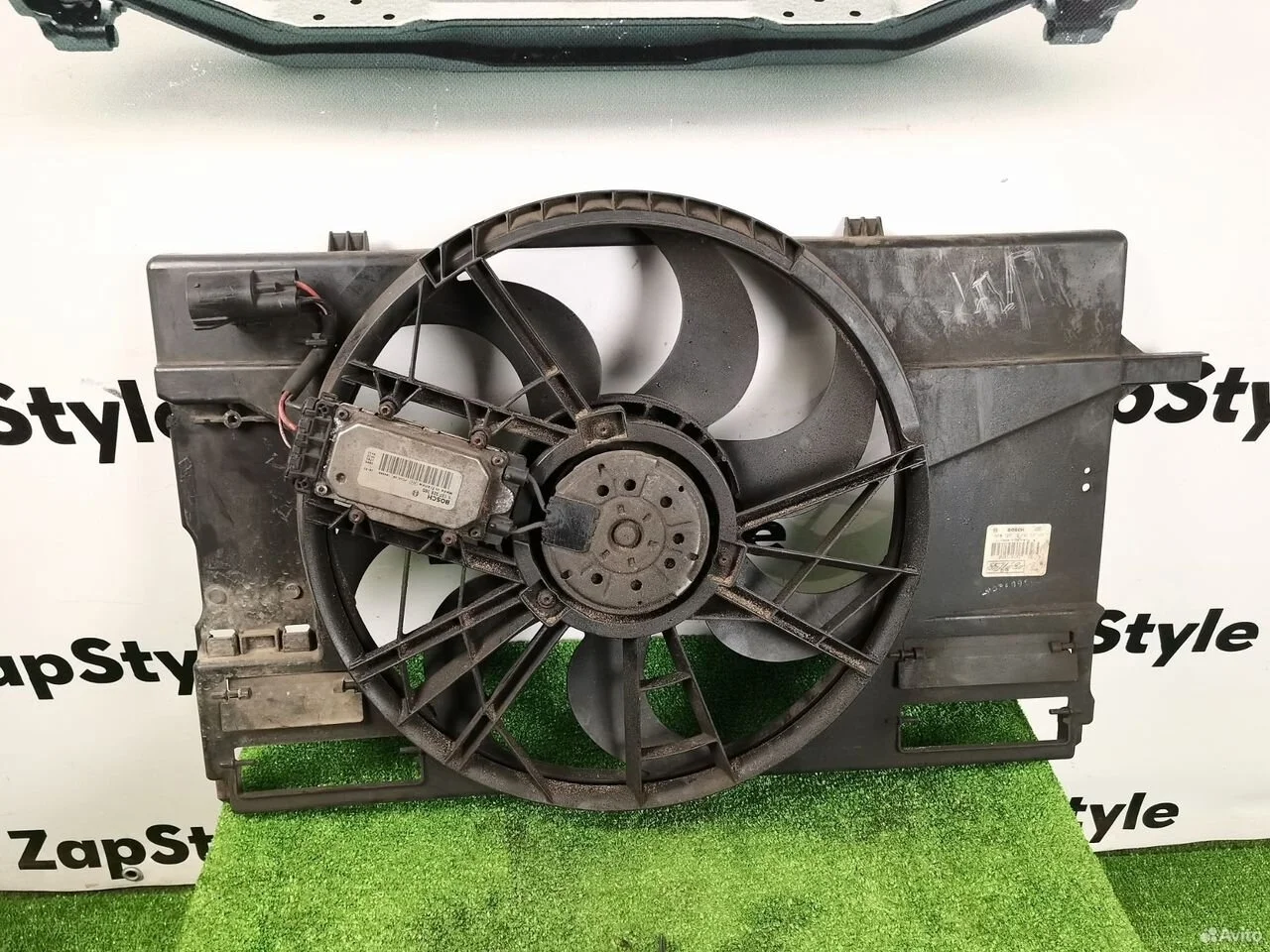 Вентилятор радиатора охлаждения volvo s40 2004-12