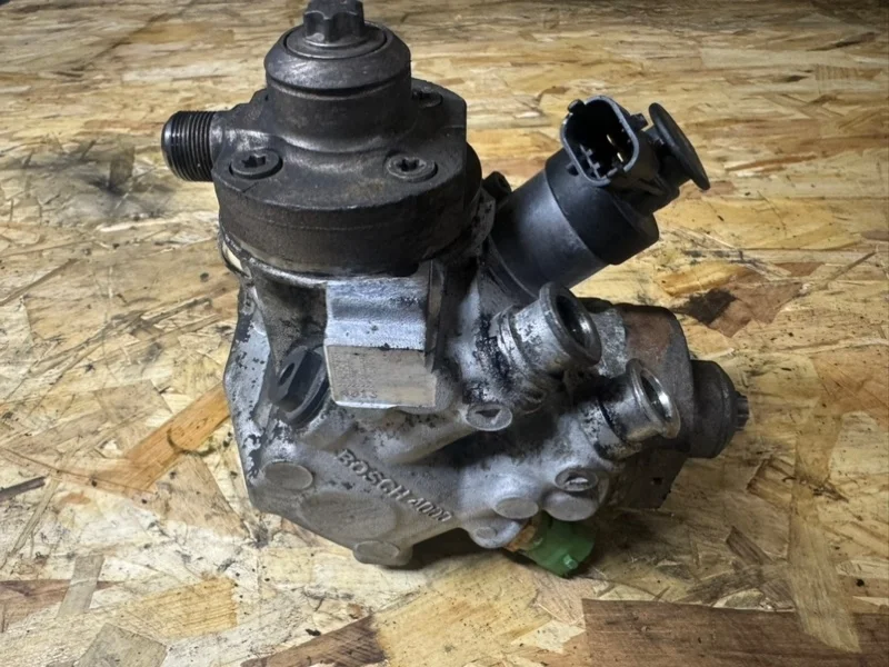 Топливный насос высокого давления Volvo XC70 2012