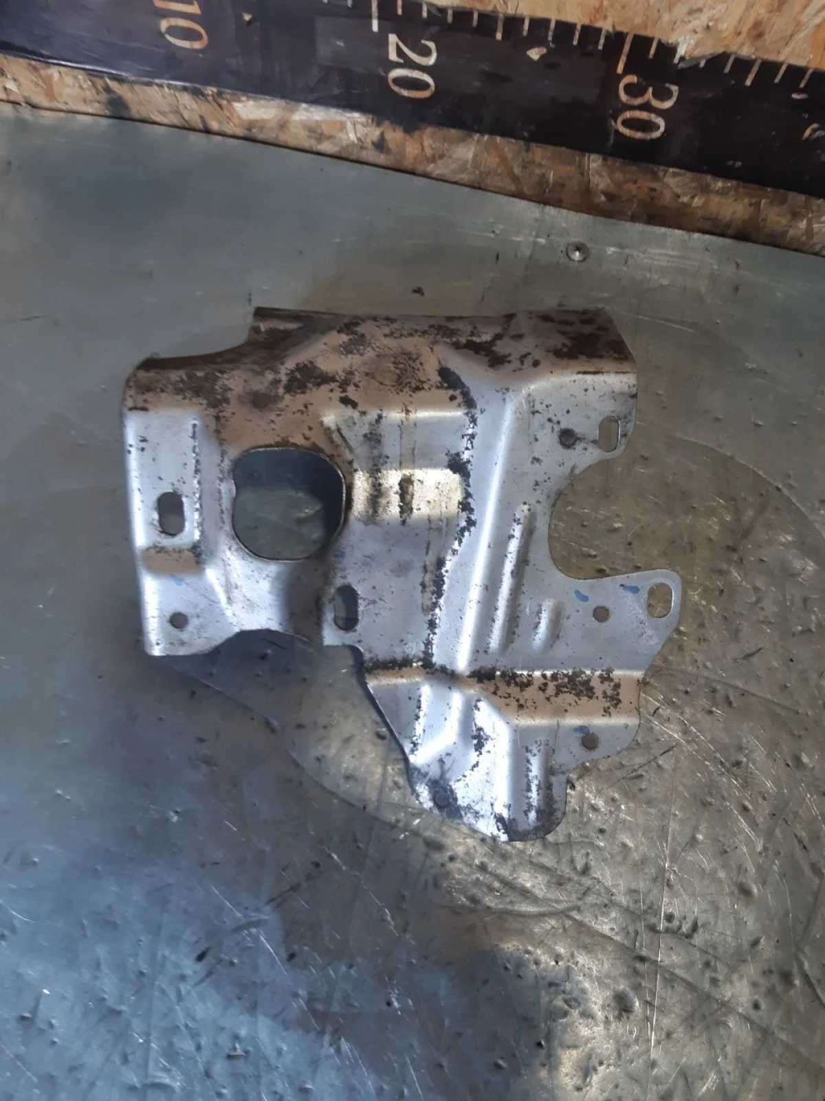 Экран тепловой Nissan Pathfinder III рестайлинг (2010—2014) 2011 KAF - бежевый